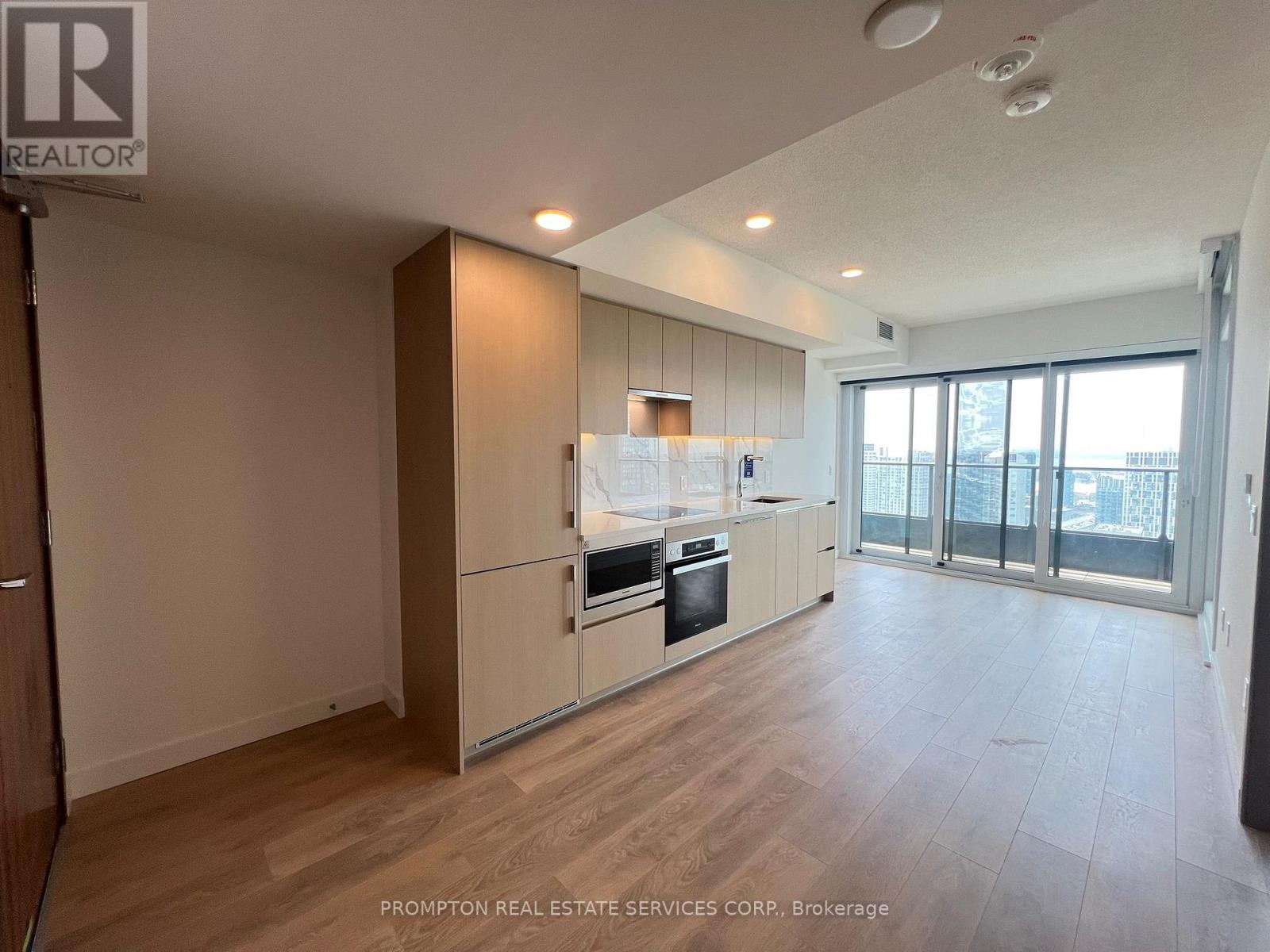4602 - 3 Concord Cityplace Way, Toronto, Ontario  M5V 0X4 - Photo 3 - C13577284