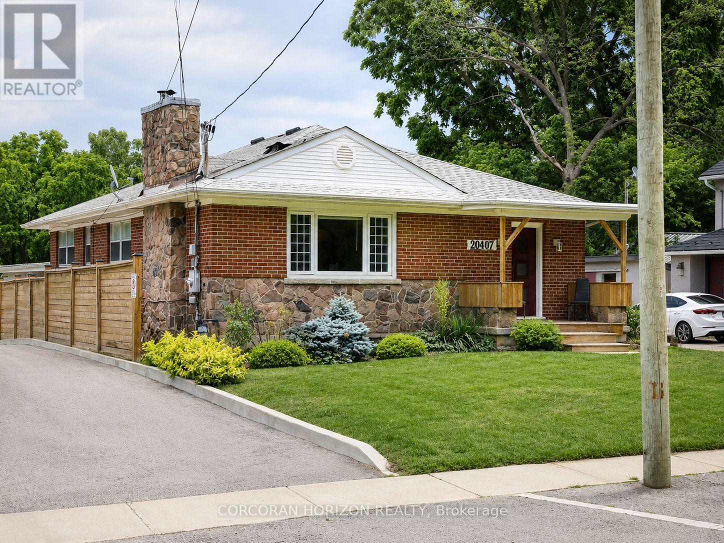 MAIN - 20407B LESLIE STREET, east gwillimbury (queensville), Ontario