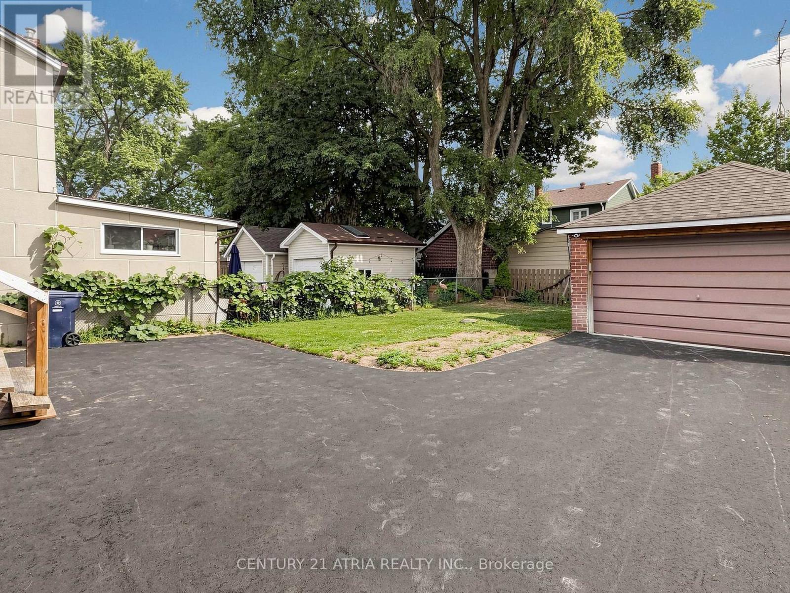 21 Mahoney Avenue, Toronto, Ontario  M6M 2H5 - Photo 49 - W13571940