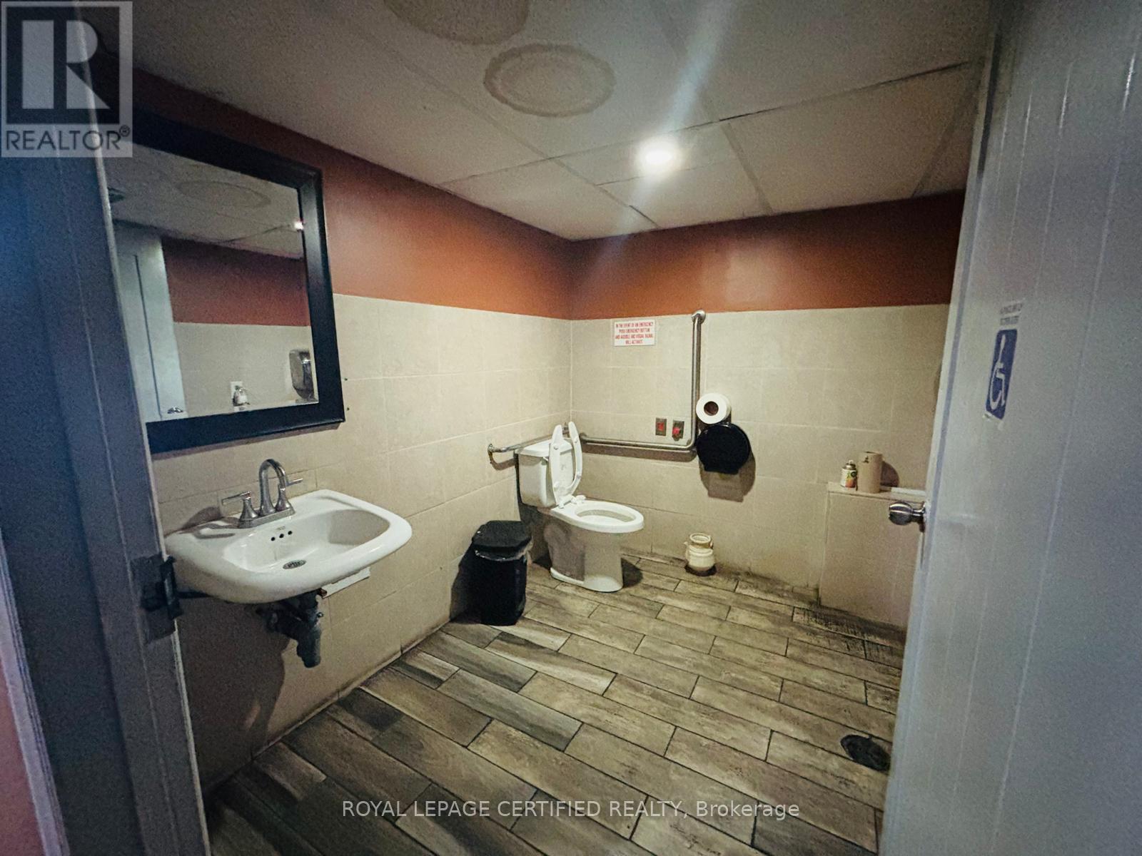 754 King Street W, Toronto, Ontario M5V 1N3 - Photo 10 - C13563920