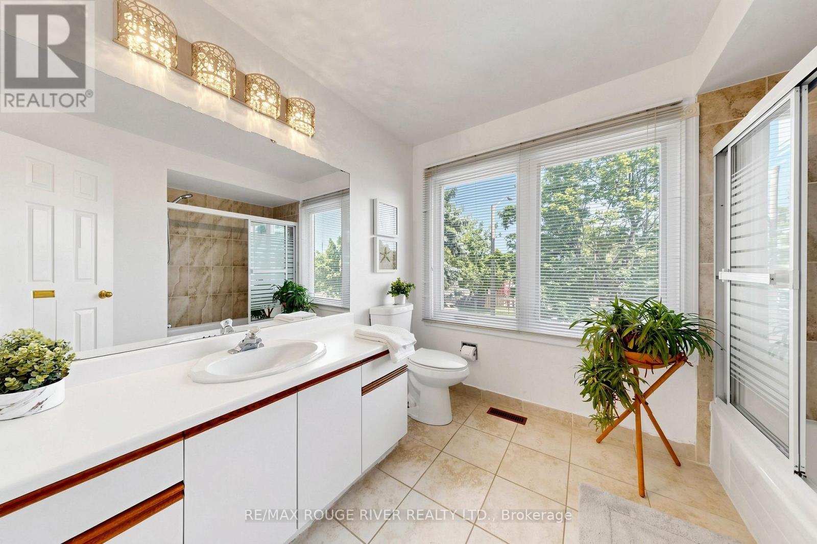 4 Atrium Lane, Toronto, Ontario  M1B 4T3 - Photo 36 - E13560146