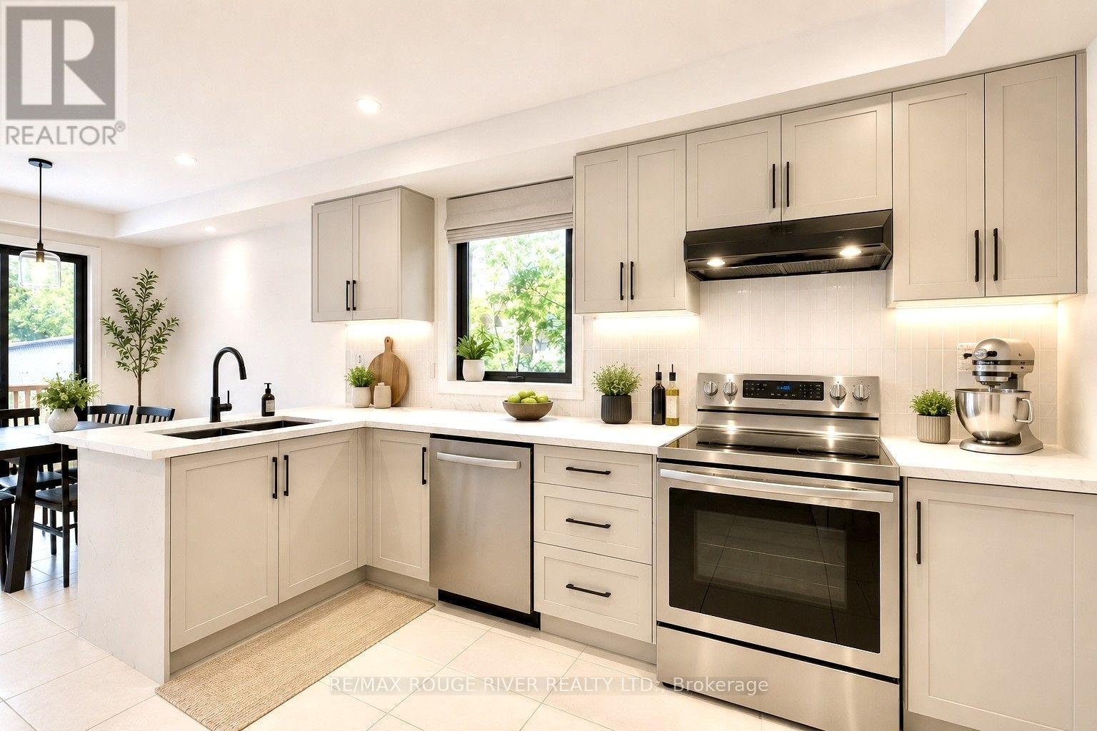 4 Atrium Lane, Toronto, Ontario  M1B 4T3 - Photo 17 - E13560146