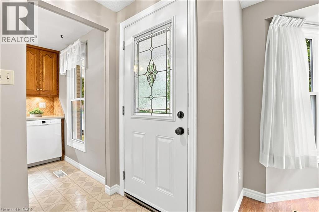 327 Grangewood Drive, Waterloo, Ontario N2K 2E4 - Photo 7 - 40846494