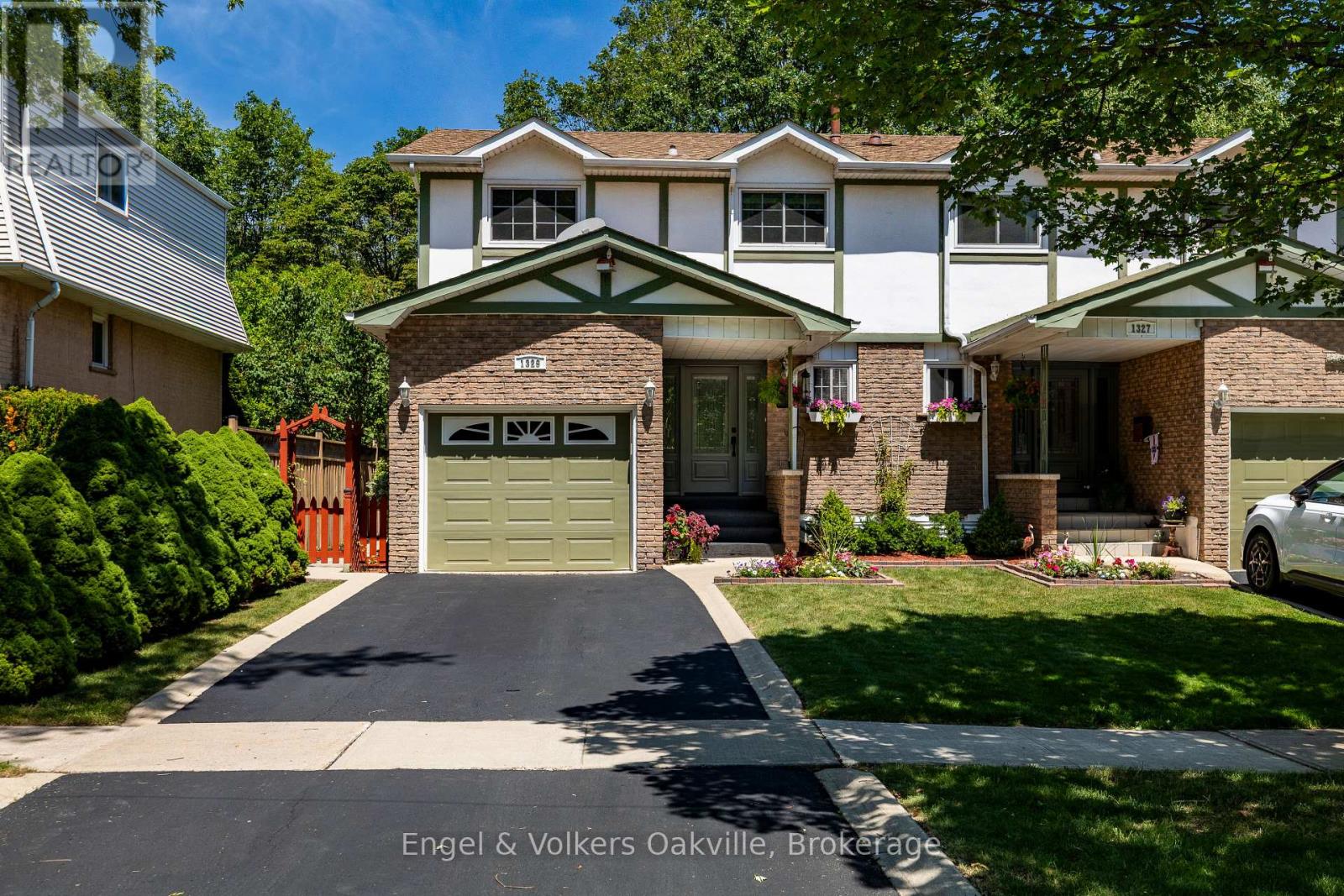 1329 White Oaks Boulevard, Oakville, Ontario  L6H 2N7 - Photo 1 - W13577464