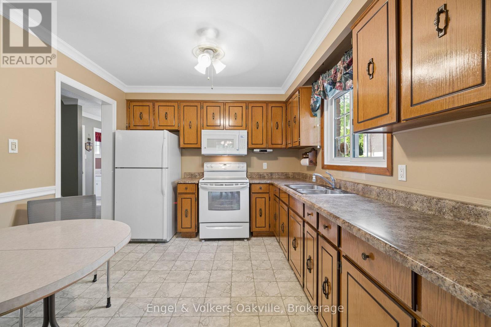 1329 White Oaks Boulevard, Oakville, Ontario  L6H 2N7 - Photo 22 - W13577464