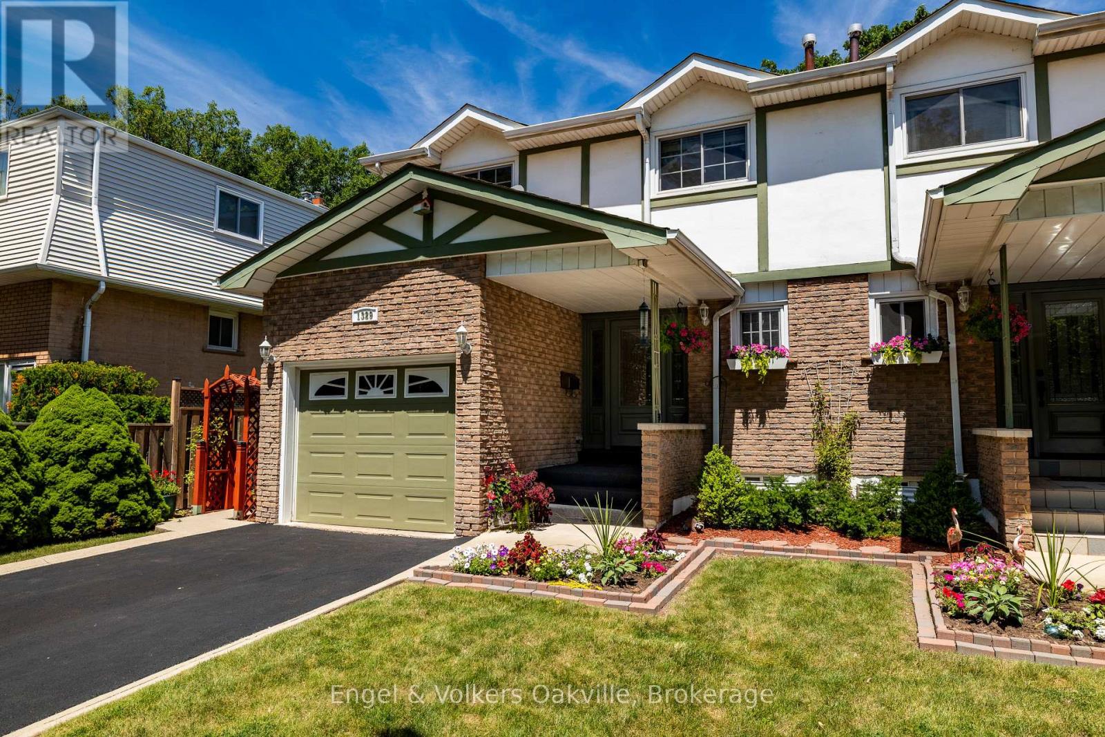 1329 White Oaks Boulevard, Oakville, Ontario  L6H 2N7 - Photo 3 - W13577464
