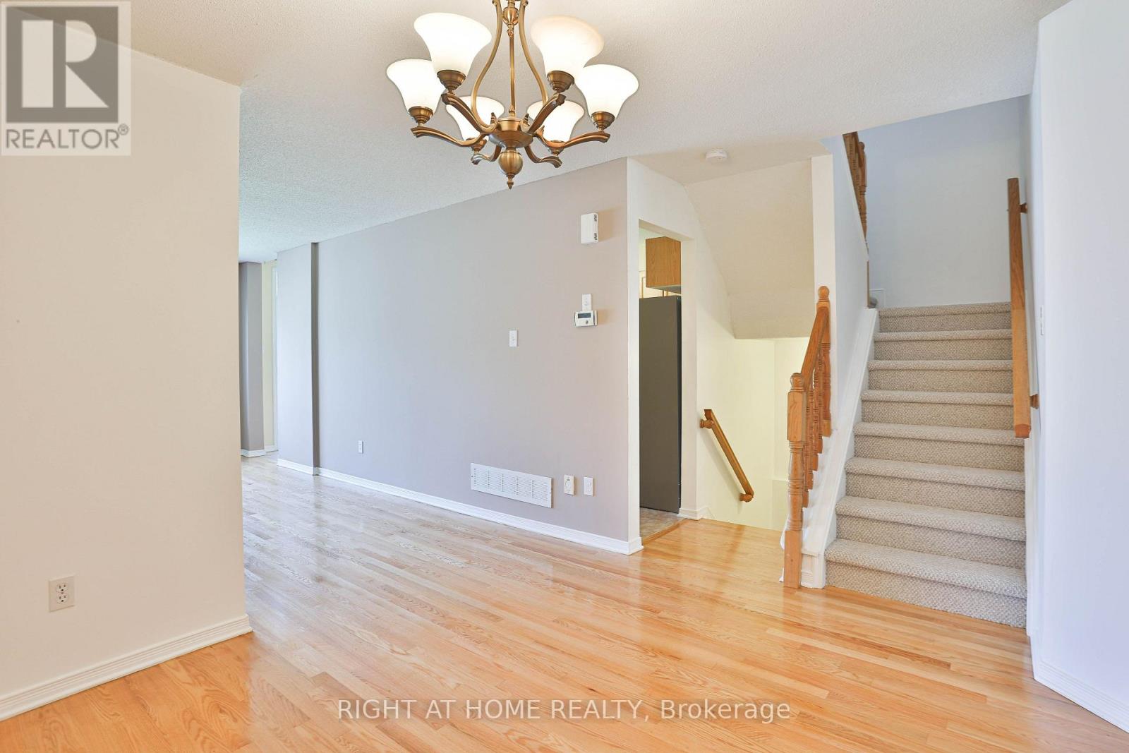 142 Lilibet Crescent E, Ottawa, Ontario  K1V 2A1 - Photo 5 - X13216372