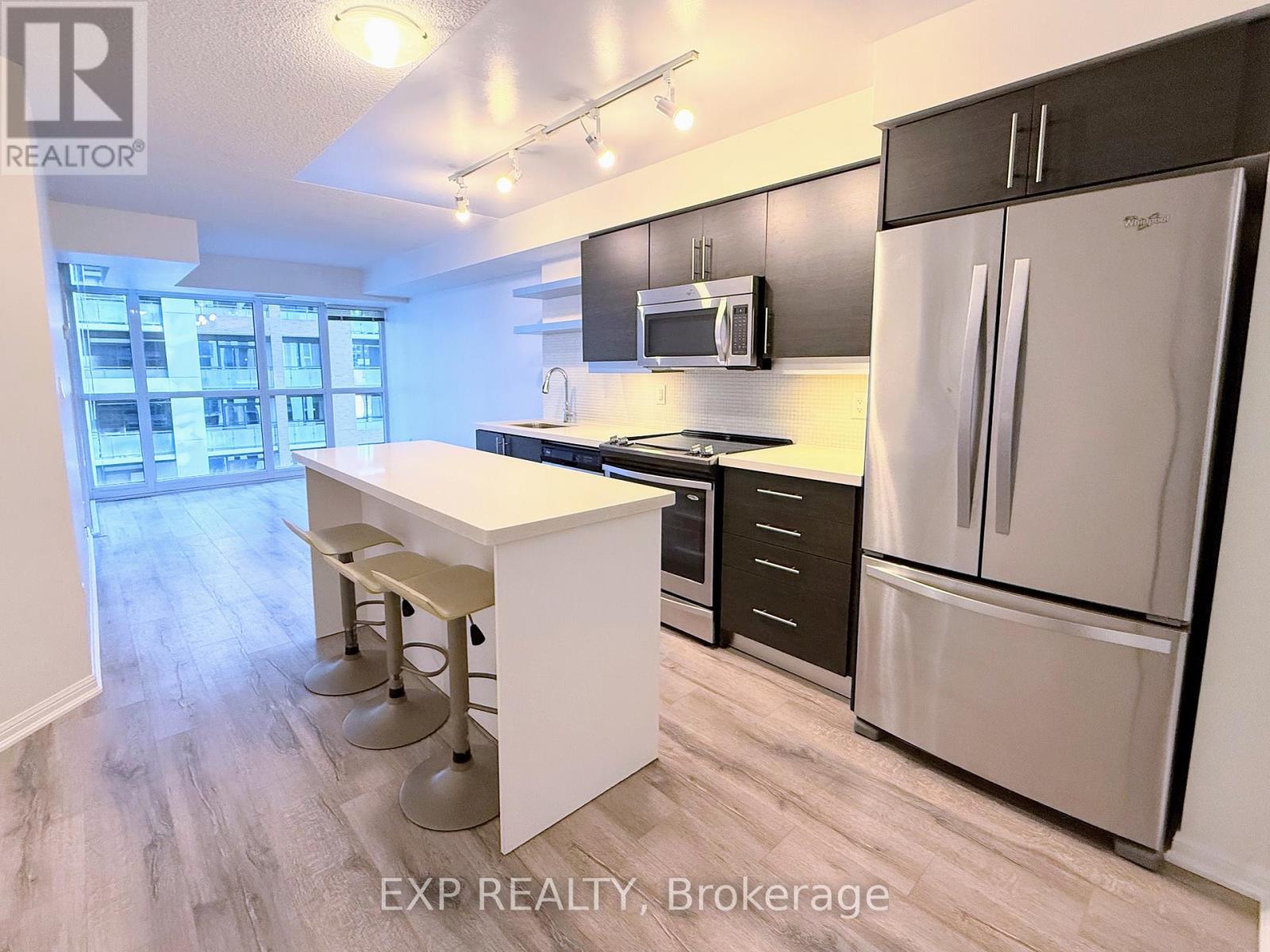 #702 - 400 Adelaide Street E, Toronto, Ontario  M5A 4S3 - Photo 2 - C13577478