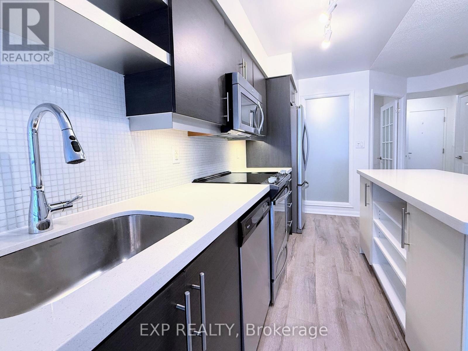 #702 - 400 Adelaide Street E, Toronto, Ontario  M5A 4S3 - Photo 3 - C13577478