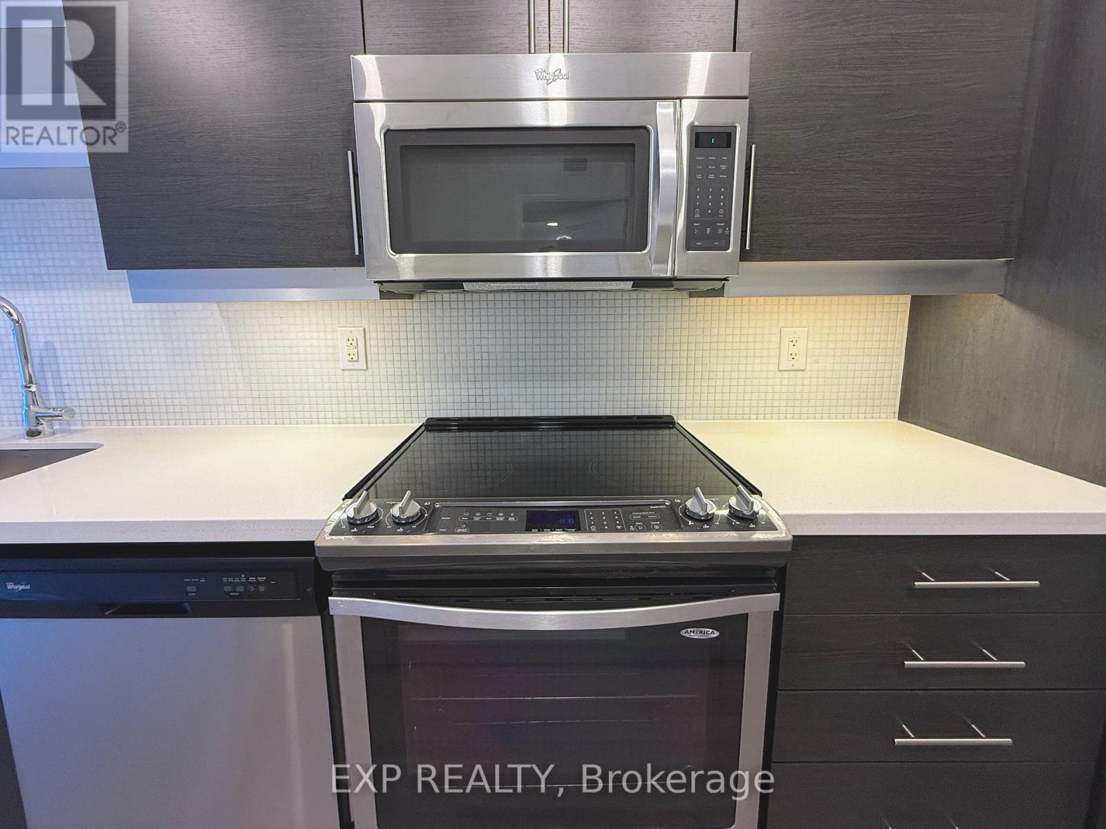 #702 - 400 Adelaide Street E, Toronto, Ontario  M5A 4S3 - Photo 4 - C13577478