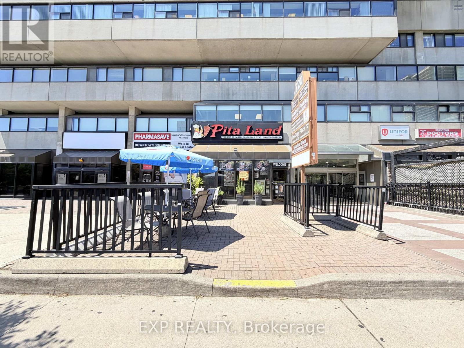 720 Spadina Avenue, Toronto, Ontario  M5S 2T9 - Photo 2 - C13577532