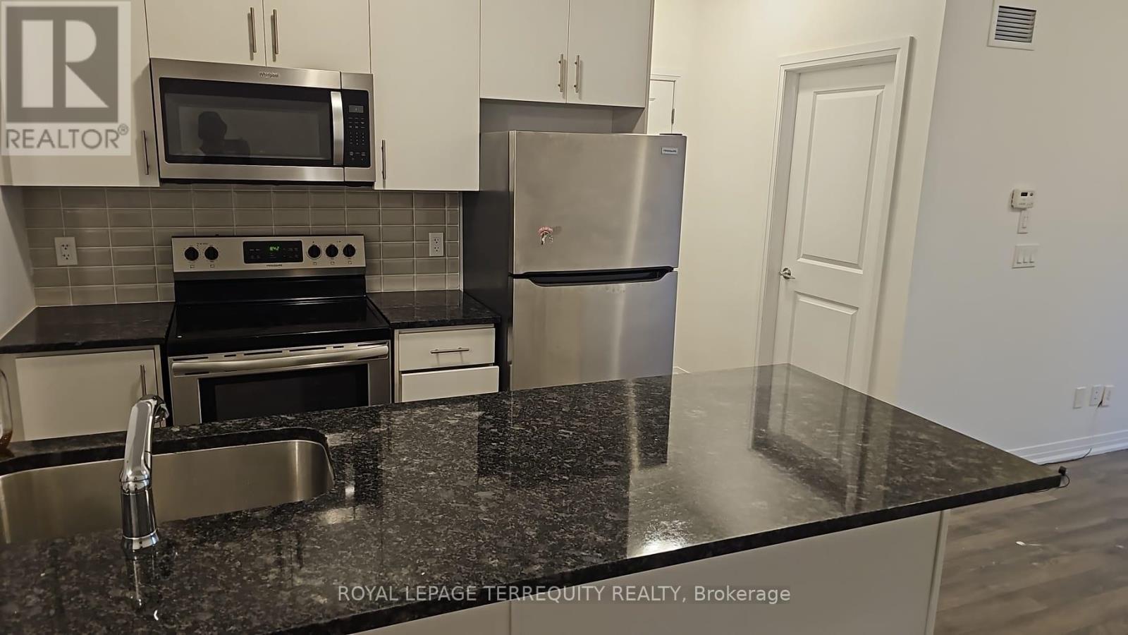 715 - 2635 William Jackson Drive, Pickering, Ontario  L1X 0L4 - Photo 4 - E13577428