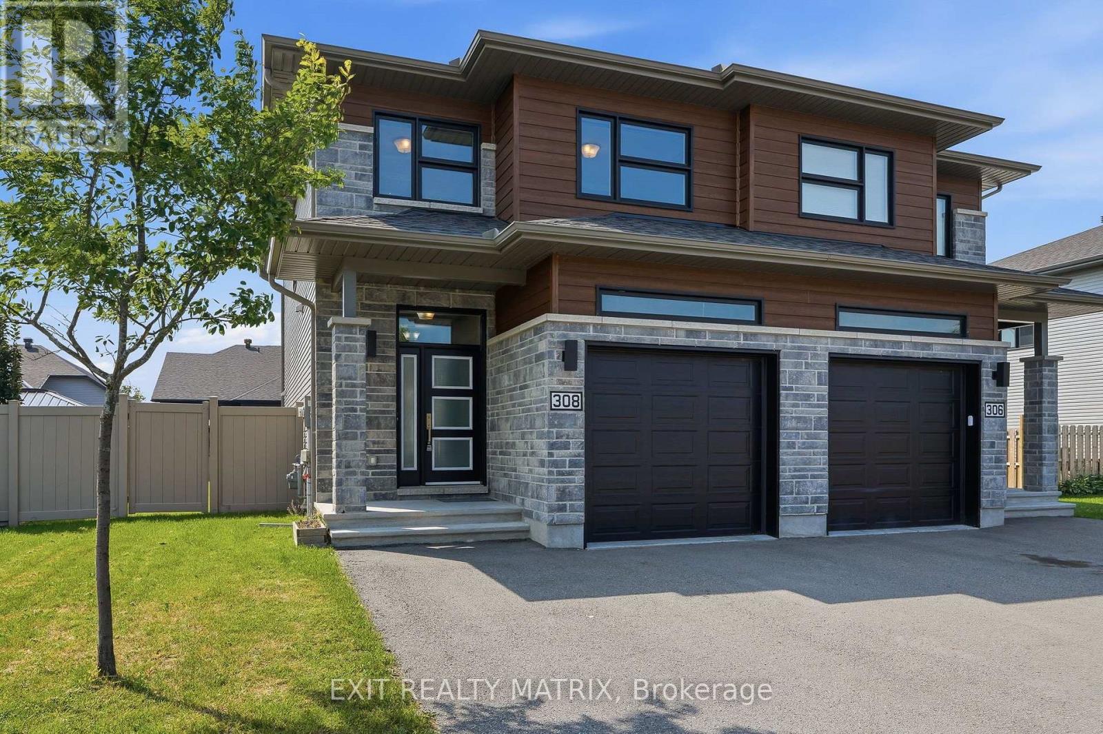 308 BELFORT STREET, Russell, Ontario