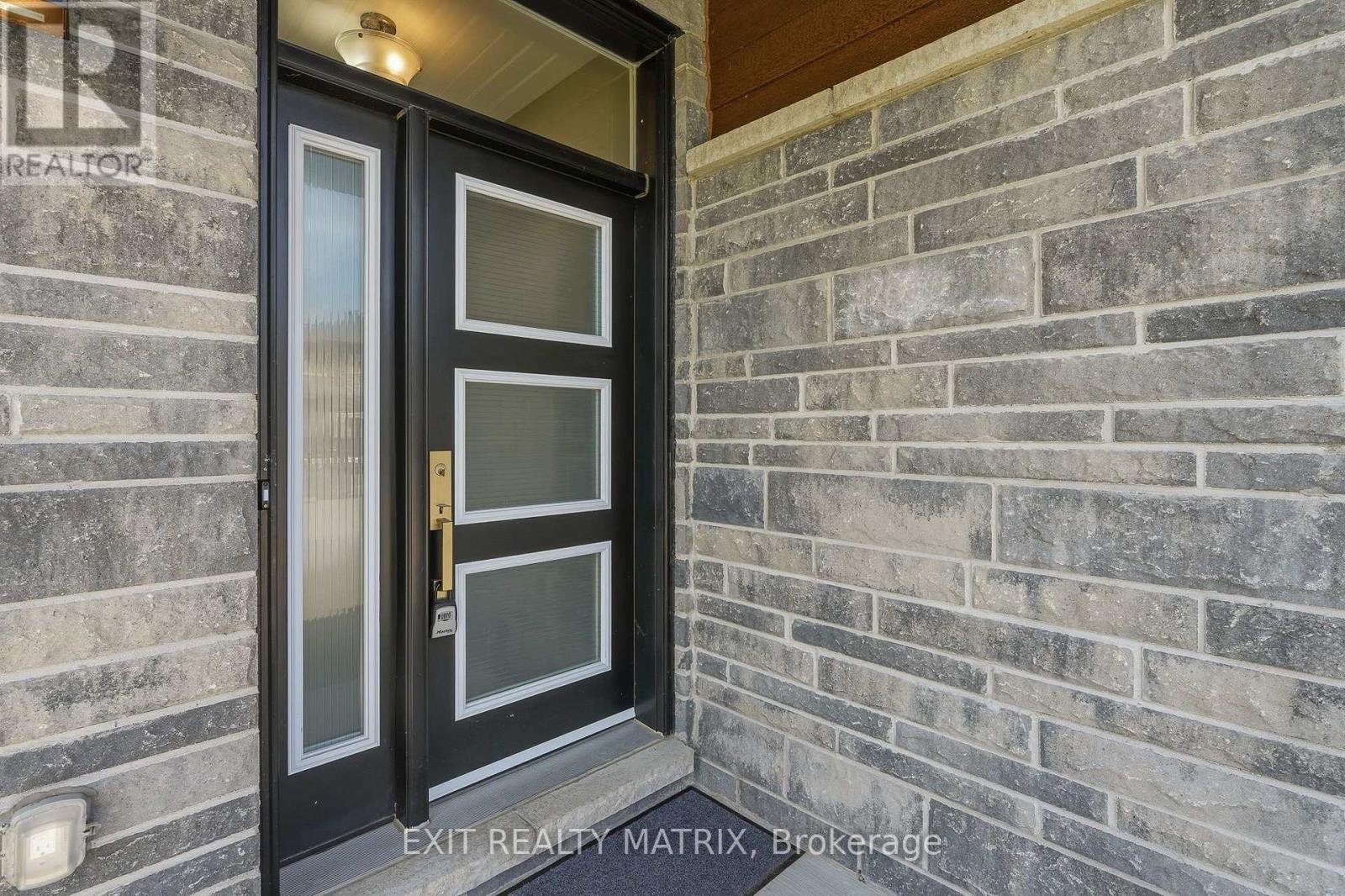 308 Belfort Street, Russell, Ontario  K0A 1W0 - Photo 3 - X13577446