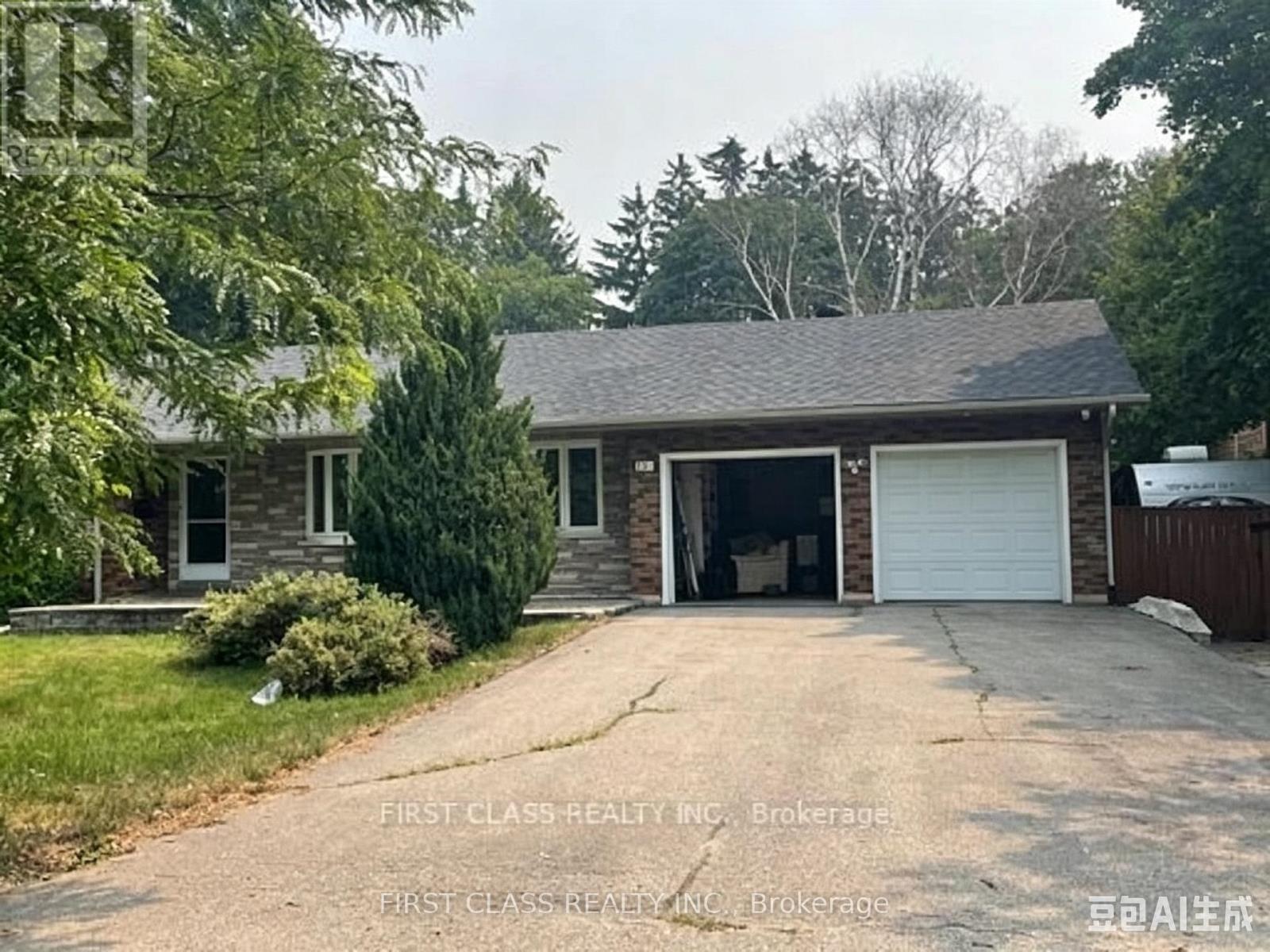 251 SCOTT AVENUE, Newmarket (Central Newmarket)