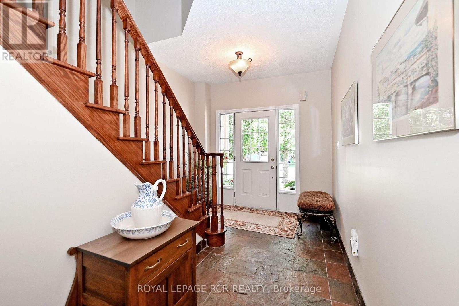 81 Woodbury Crescent, Newmarket, Ontario  L3X 2T2 - Photo 7 - N13577308