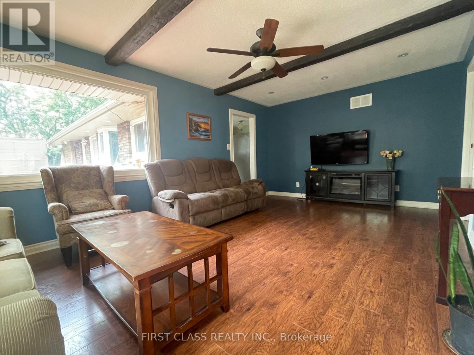 251 Scott Avenue, Newmarket, Ontario  L3Y 4R4 - Photo 2 - N13577460