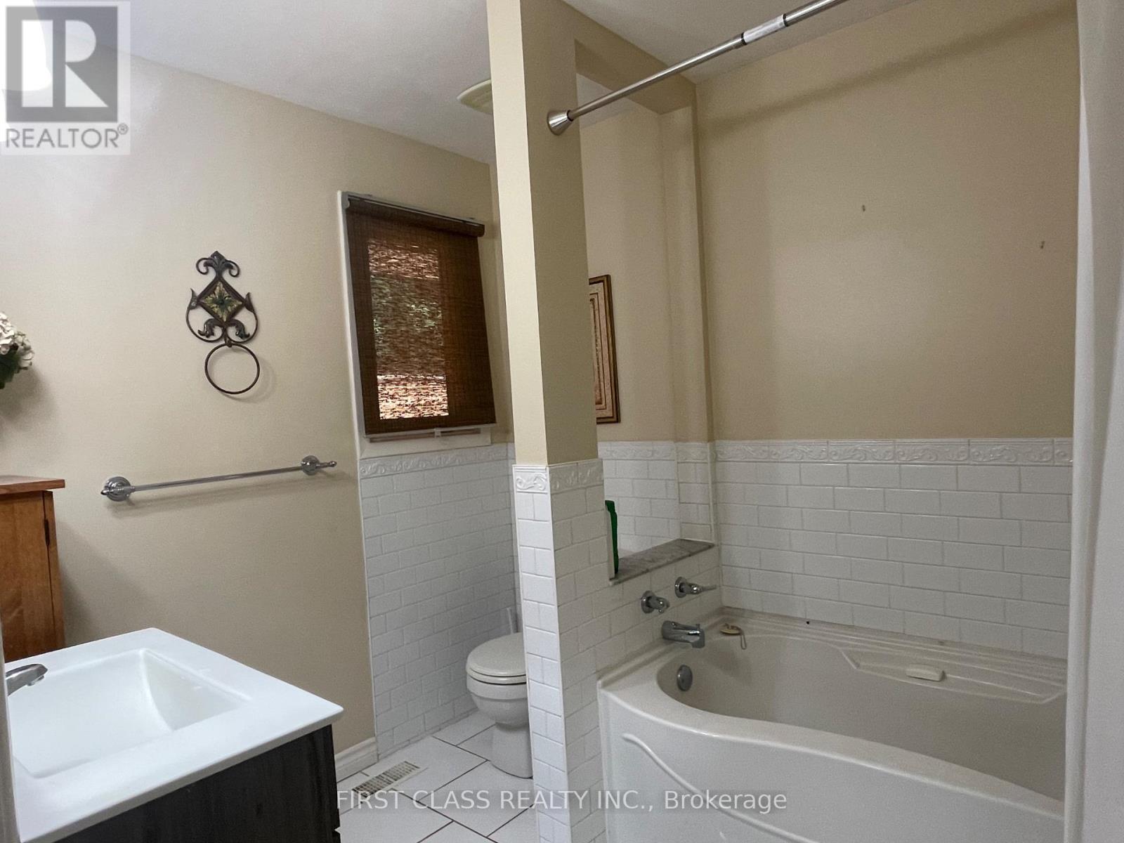 251 Scott Avenue, Newmarket, Ontario  L3Y 4R4 - Photo 20 - N13577460