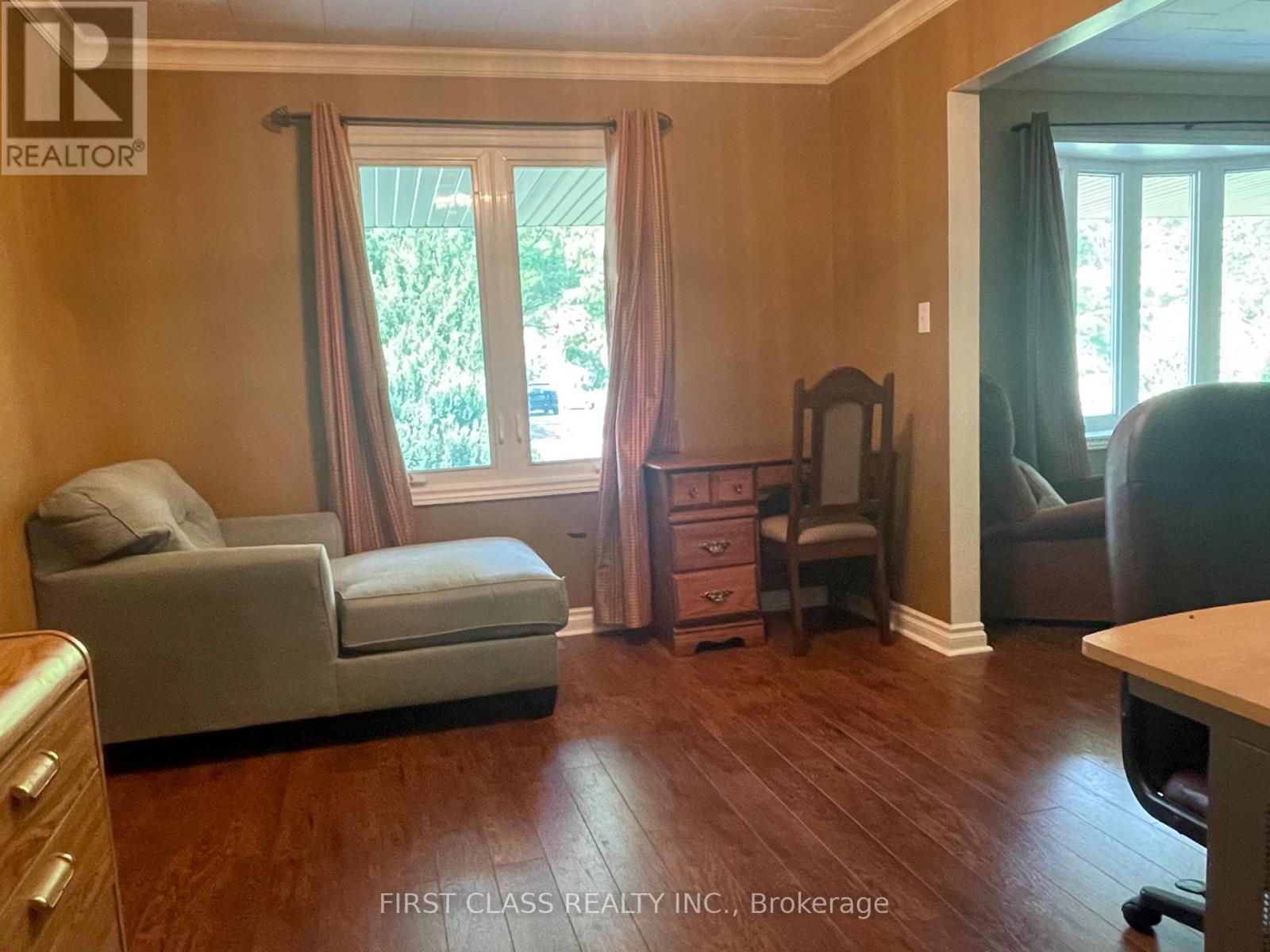 251 Scott Avenue, Newmarket, Ontario  L3Y 4R4 - Photo 3 - N13577460