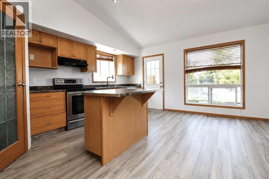 7017 Kateri Drive, Grande Prairie, Alberta  T8W 2Y2 - Photo 4 - A2329528