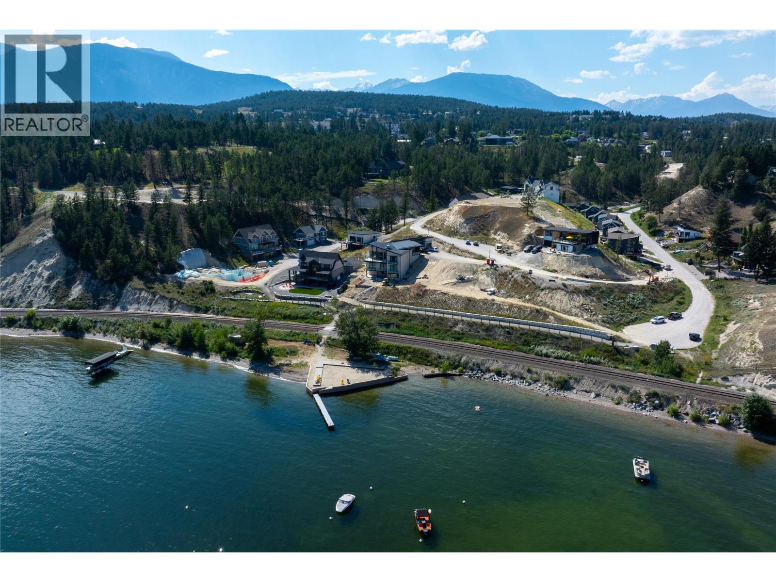 766 Taynton Drive, Invermere, British Columbia V0A 1K0 - Photo 3 - 10394414
