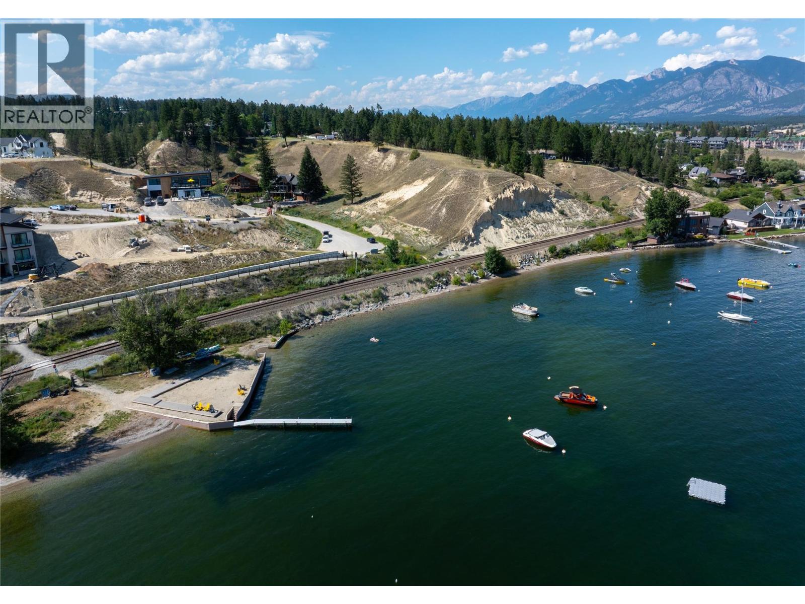 766 Taynton Drive, Invermere, British Columbia V0A 1K0 - Photo 2 - 10394414