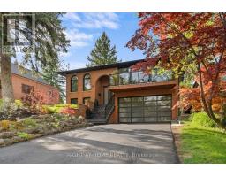 10 WINGROVE HILL, Toronto, Ontario