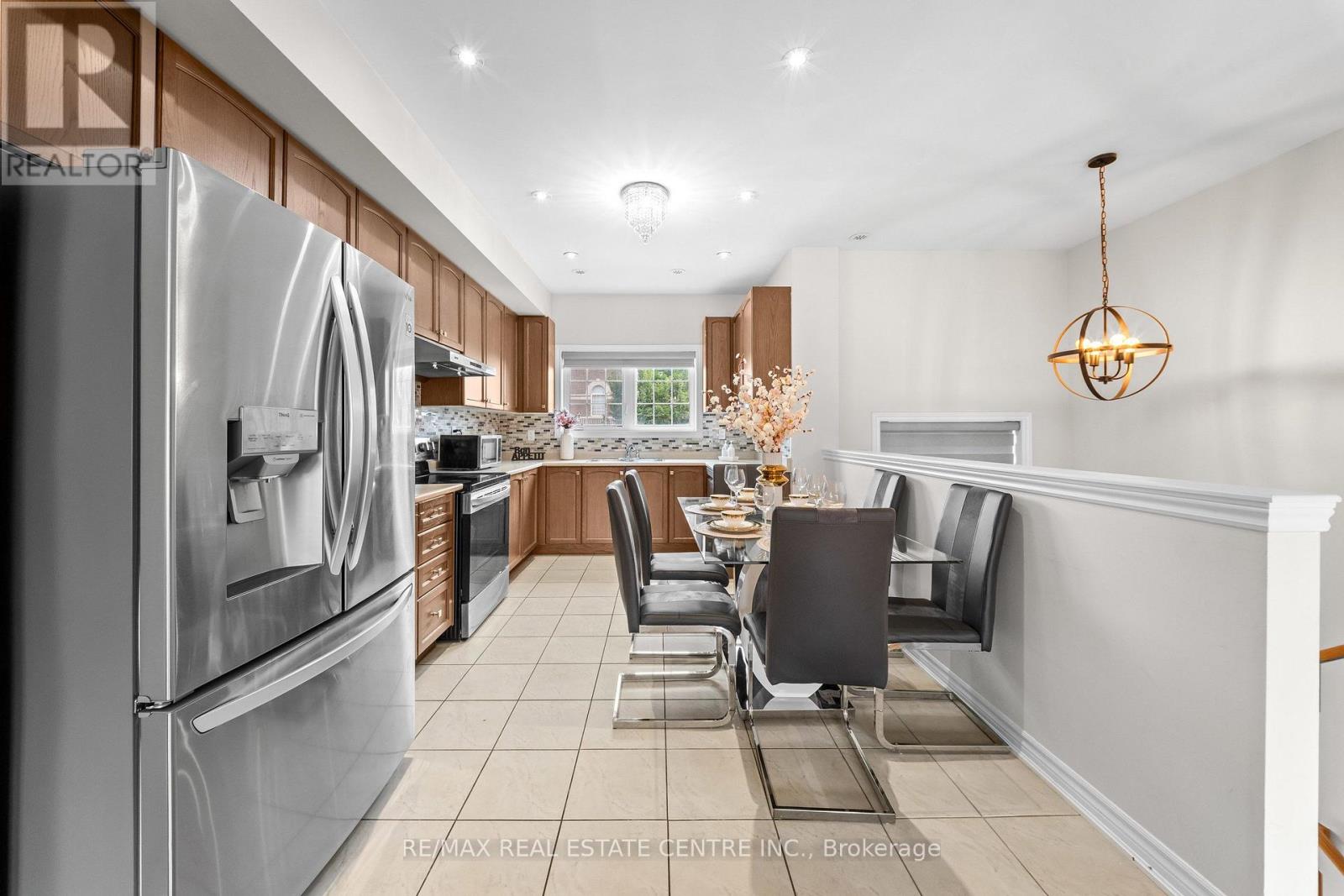 34 Aspen Hills Road, Brampton, Ontario  L6Y 0H7 - Photo 12 - W13577480