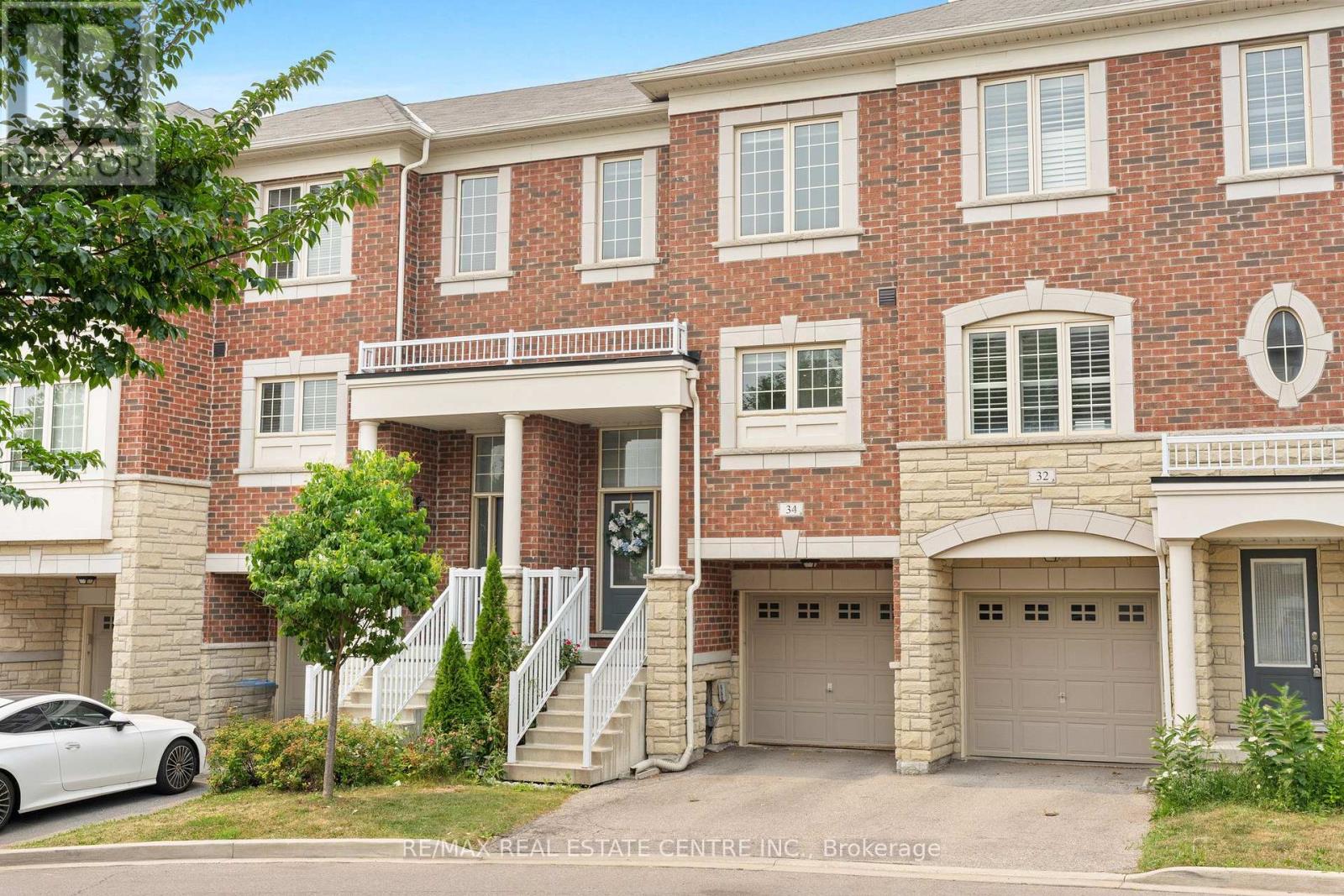 34 Aspen Hills Road, Brampton, Ontario  L6Y 0H7 - Photo 2 - W13577480