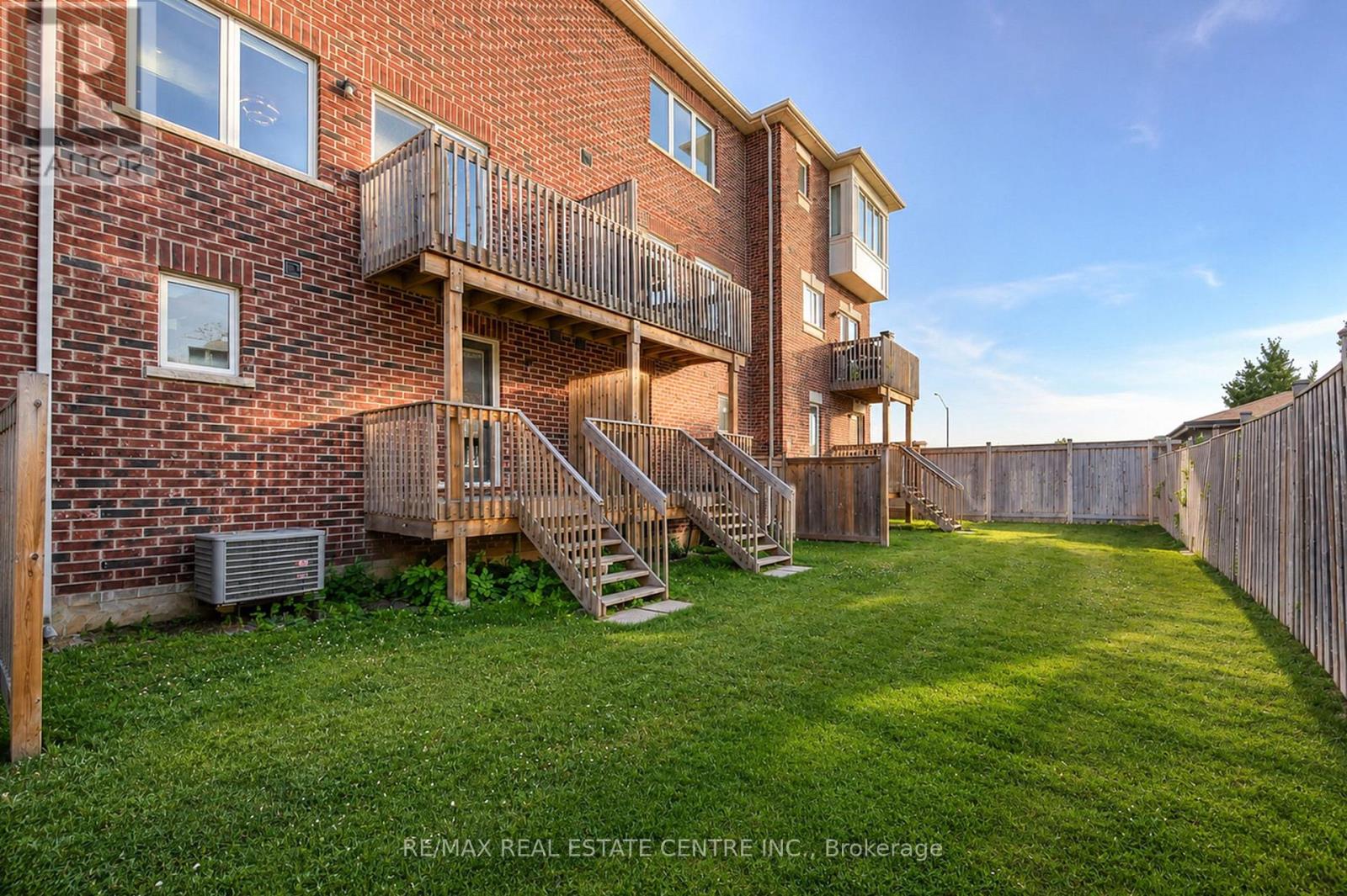 34 Aspen Hills Road, Brampton, Ontario  L6Y 0H7 - Photo 38 - W13577480