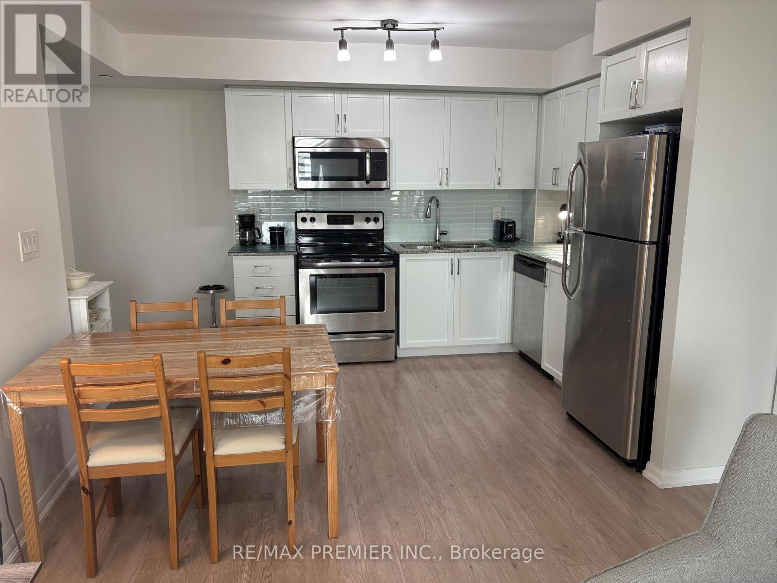 406 - 800 LAWRENCE AVENUE W, Toronto, Ontario