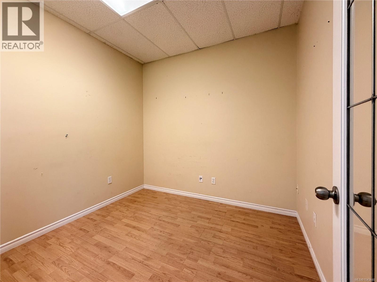 103 & 105 2849 Peatt Rd, Langford, British Columbia V9B 3V5 - Photo 11 - 1043449
