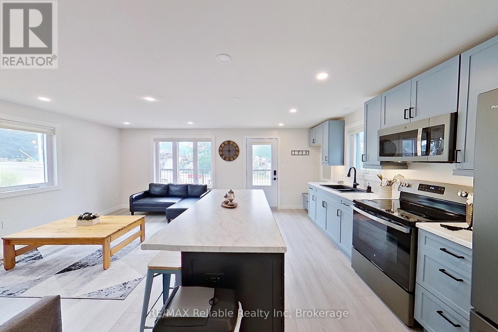 51 Ontario Street S, Lambton Shores, Ontario  N0M 1T0 - Photo 34 - X12798932