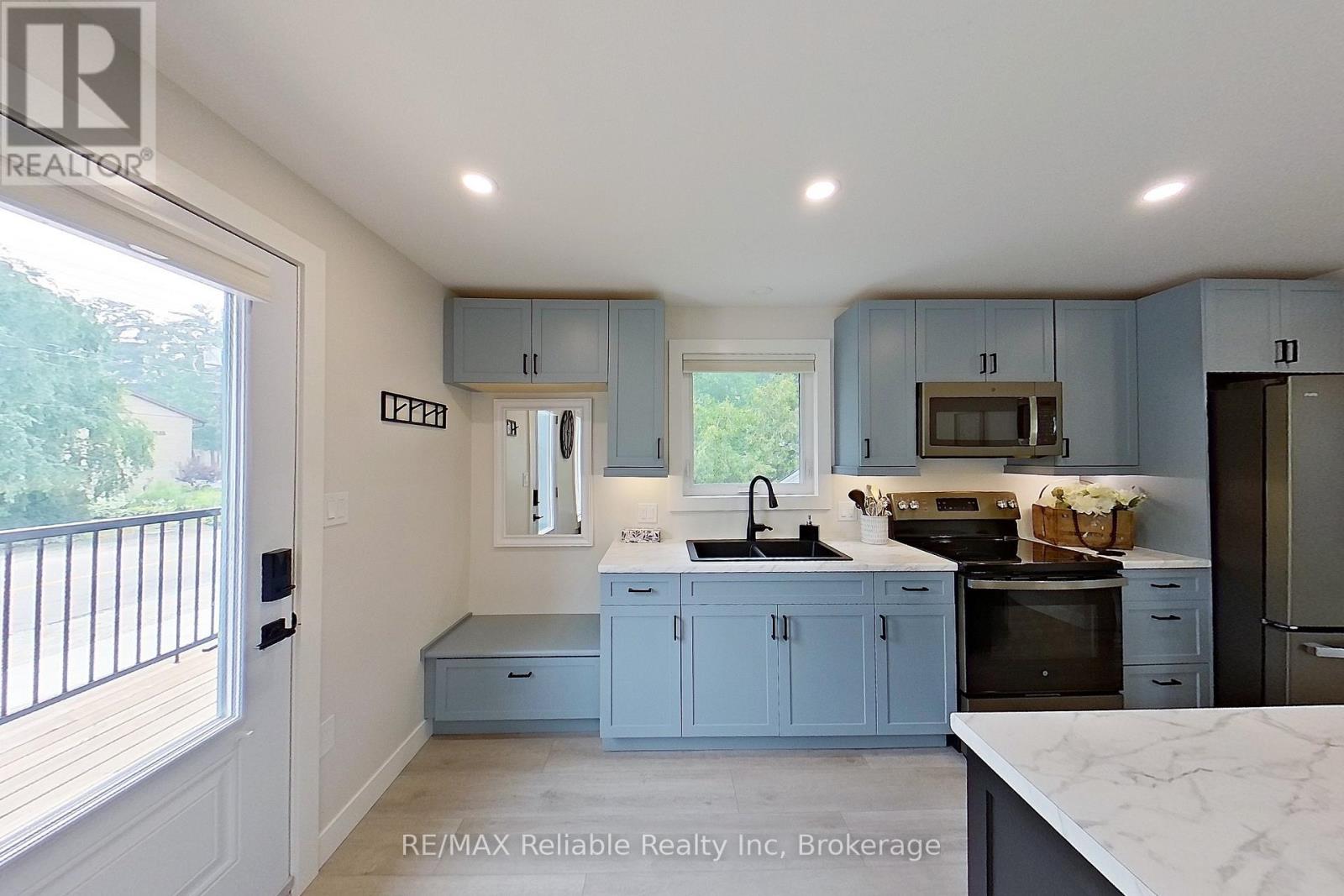 51 Ontario Street S, Lambton Shores, Ontario  N0M 1T0 - Photo 32 - X12798932