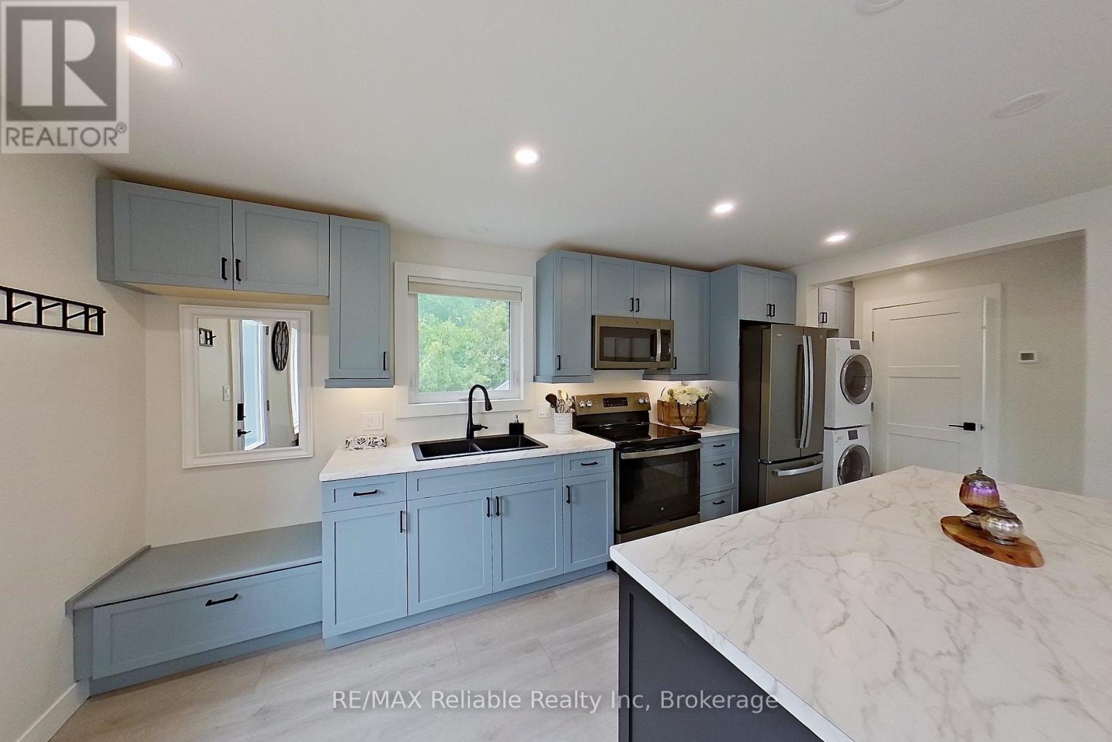 51 Ontario Street S, Lambton Shores, Ontario  N0M 1T0 - Photo 38 - X12798932