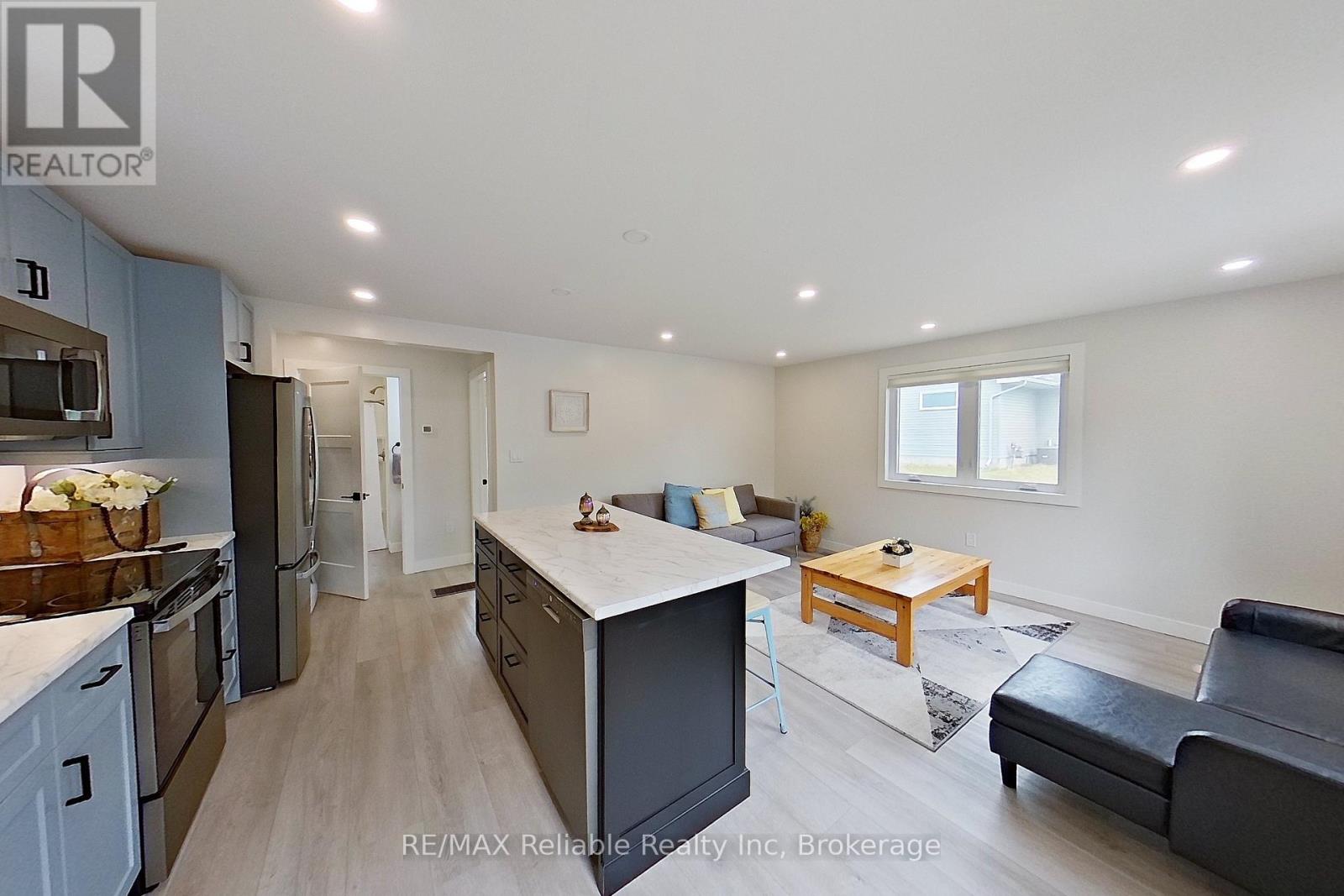 51 Ontario Street S, Lambton Shores, Ontario  N0M 1T0 - Photo 39 - X12798932