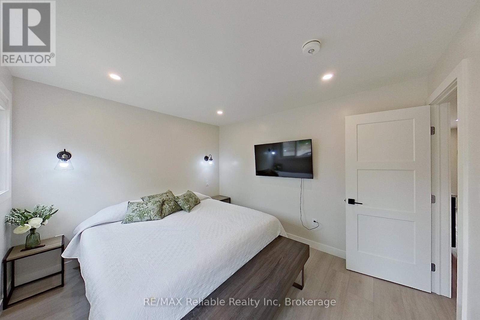 51 Ontario Street S, Lambton Shores, Ontario  N0M 1T0 - Photo 44 - X12798932