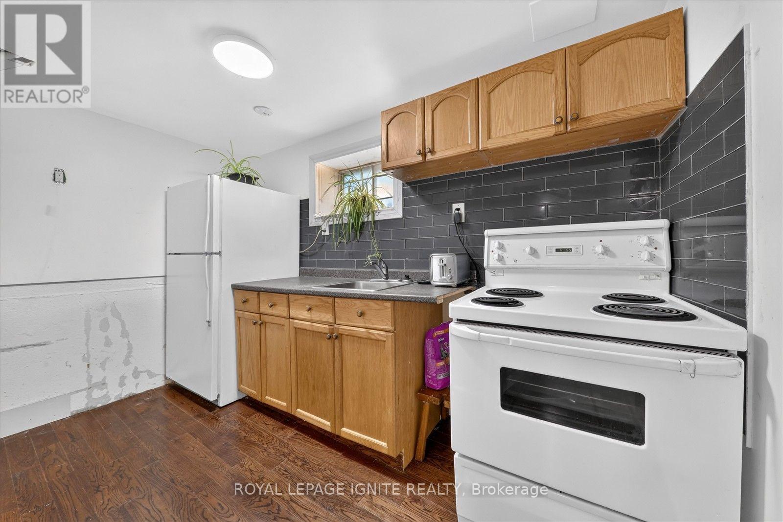 7 Briarbluff Avenue, Toronto, Ontario  M1E 3H2 - Photo 36 - E13577514