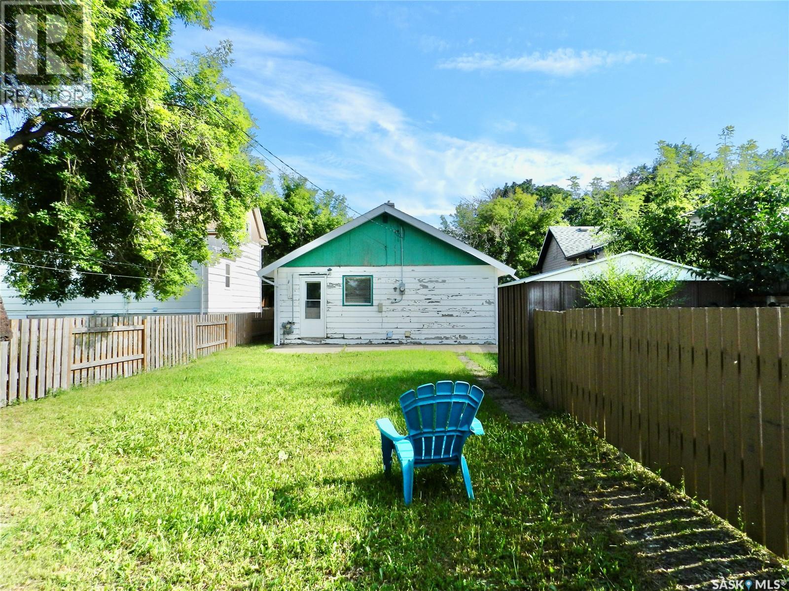 1112 Lillooet Street W, Moose Jaw, Saskatchewan S6H 5A3 - Photo 13 - SK042878
