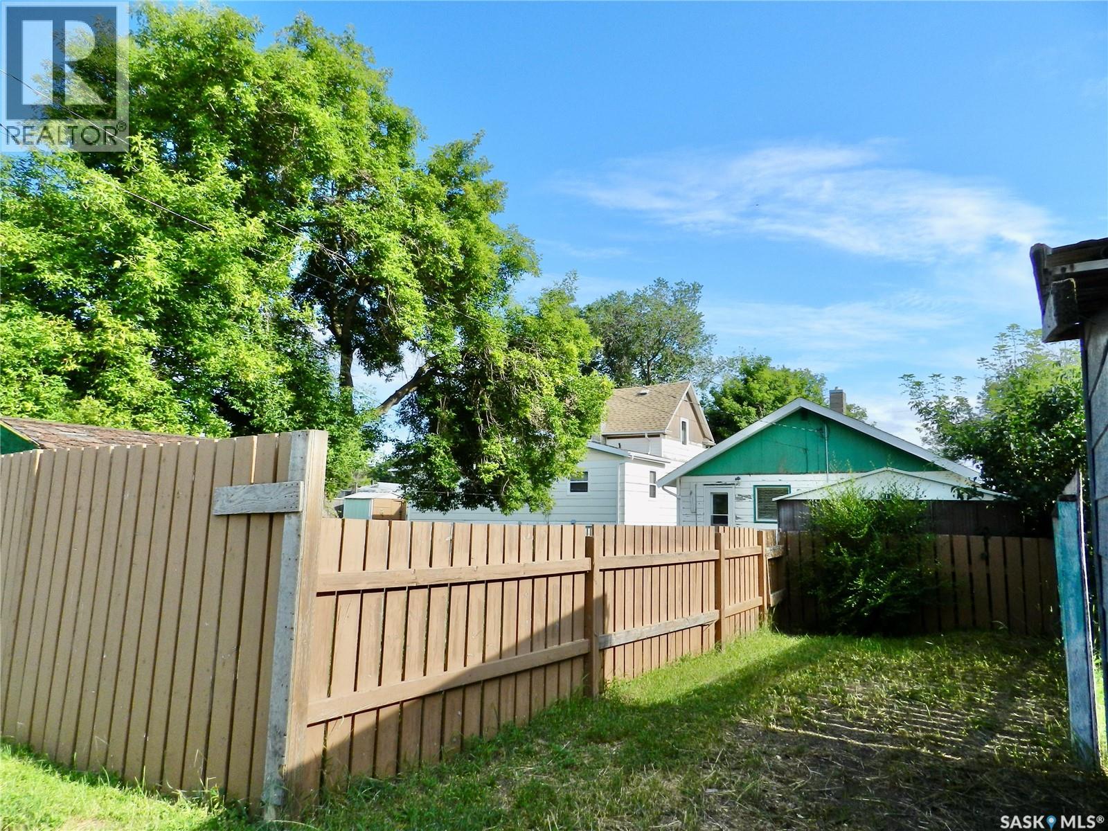 1112 Lillooet Street W, Moose Jaw, Saskatchewan S6H 5A3 - Photo 15 - SK042878