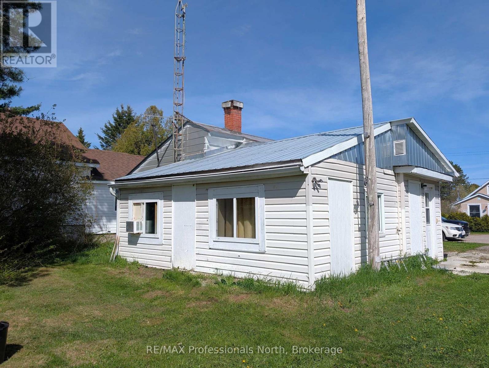 61 Riverside Avenue, South River, Ontario  P0A 1X0 - Photo 2 - X13577706