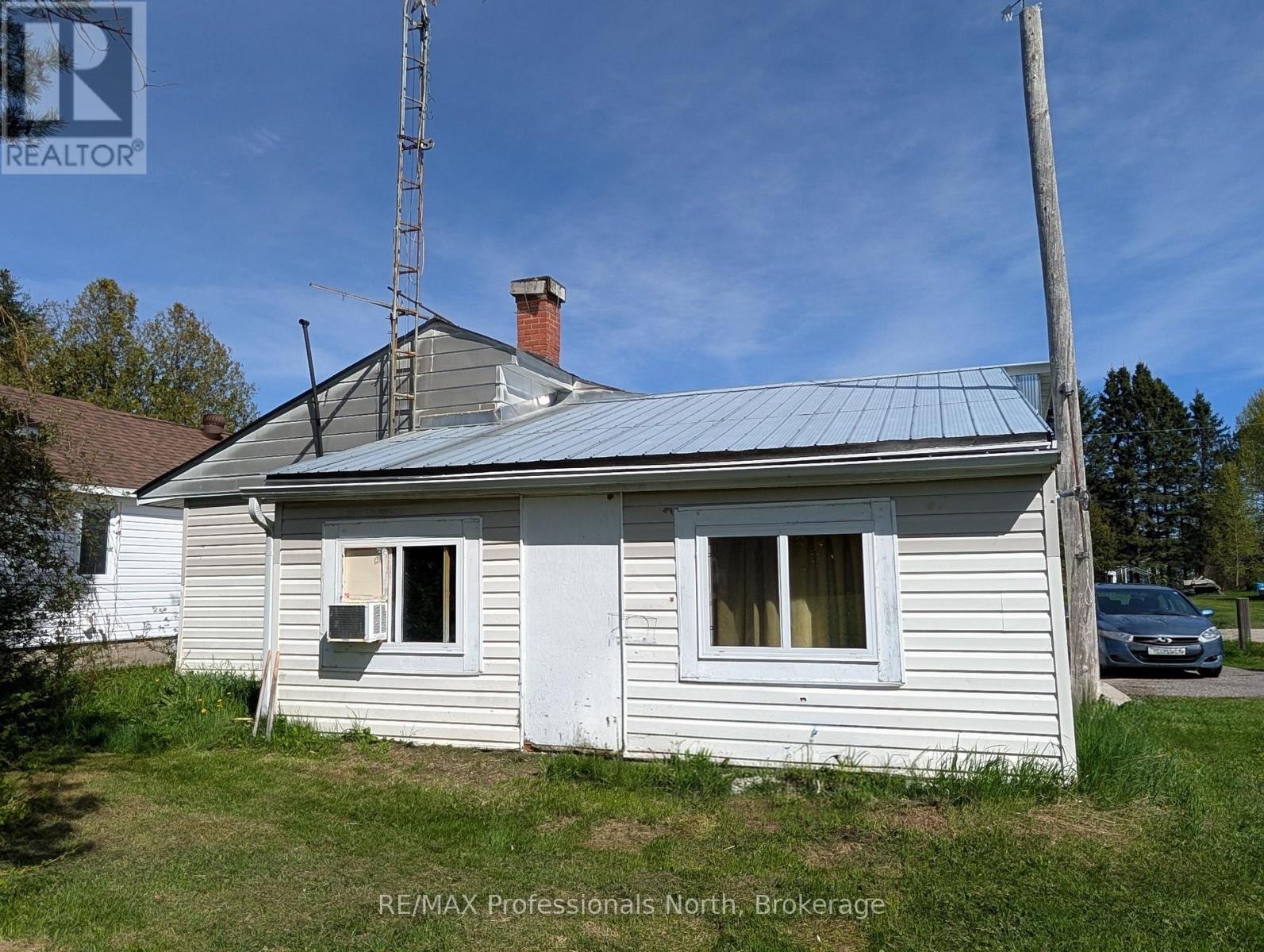 61 Riverside Avenue, South River, Ontario  P0A 1X0 - Photo 3 - X13577706