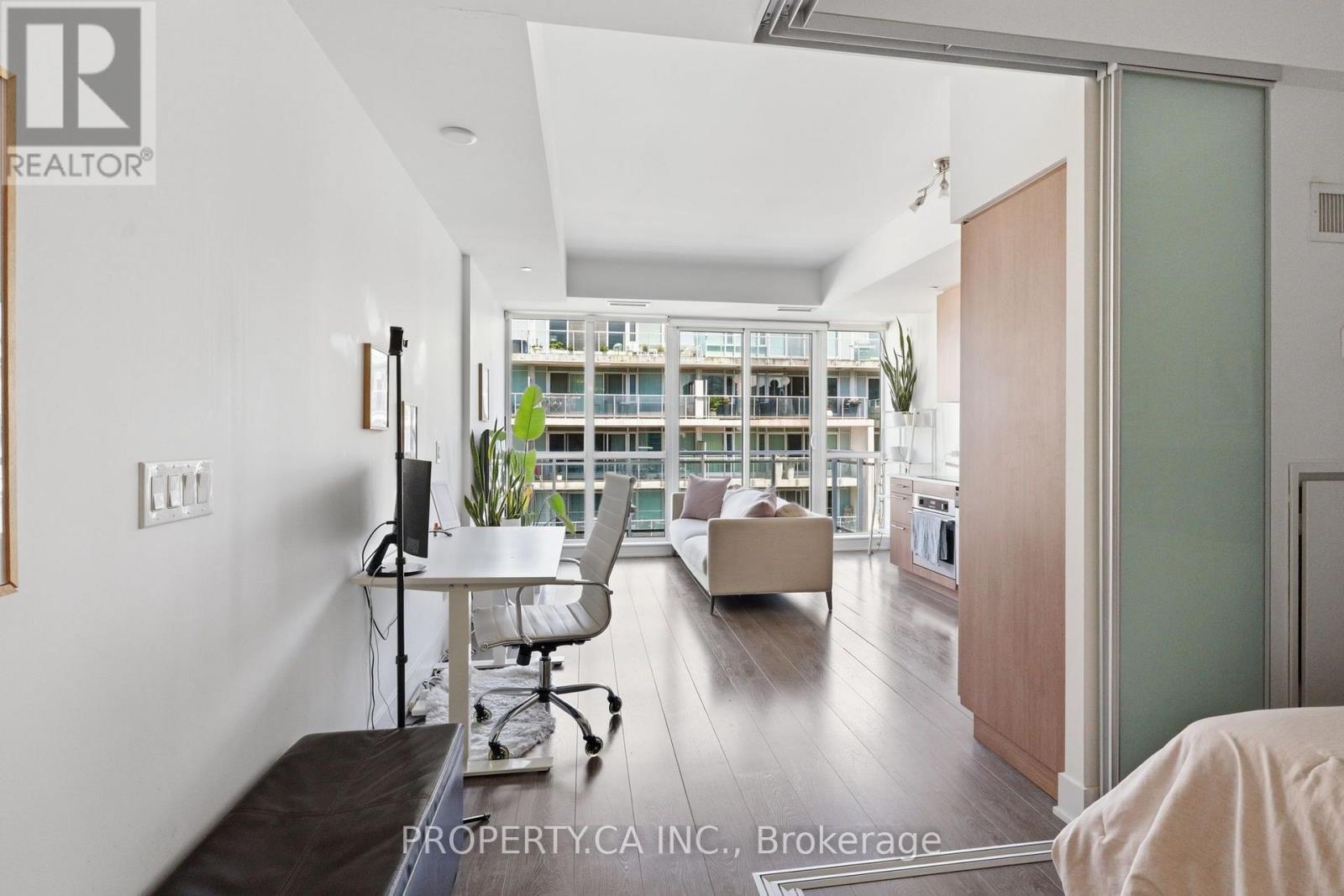 809 - 508 Wellington Street W, Toronto, Ontario  M5V 1E3 - Photo 2 - C13577570