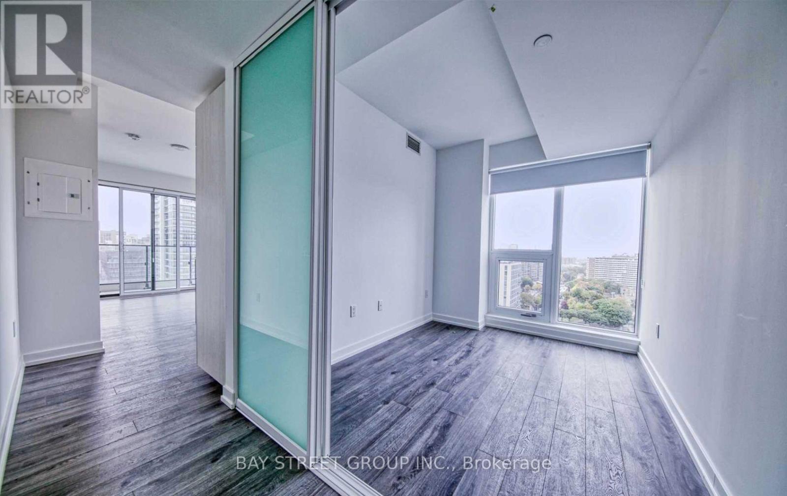 1910 - 77 Shuter Street, Toronto, Ontario  M5C 1S1 - Photo 4 - C13577594