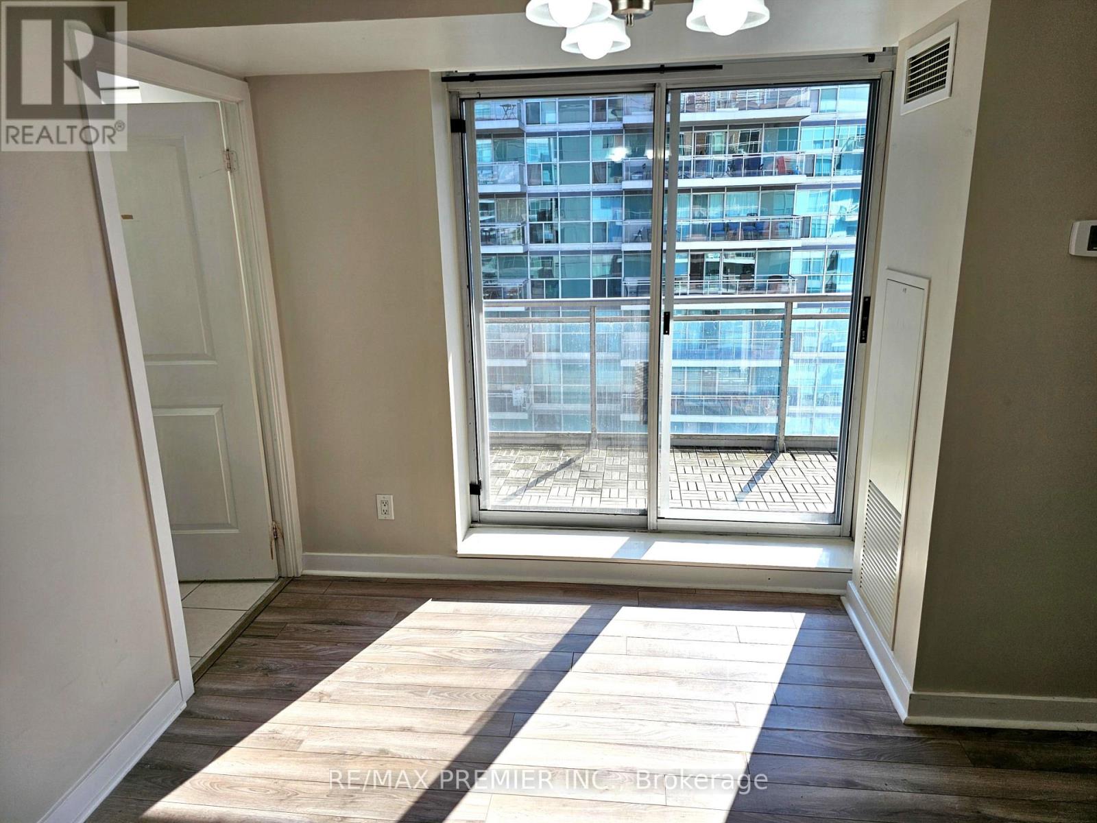 2209 - 50 Lynn Williams Street, Toronto, Ontario  M6K 3R9 - Photo 7 - C13577714