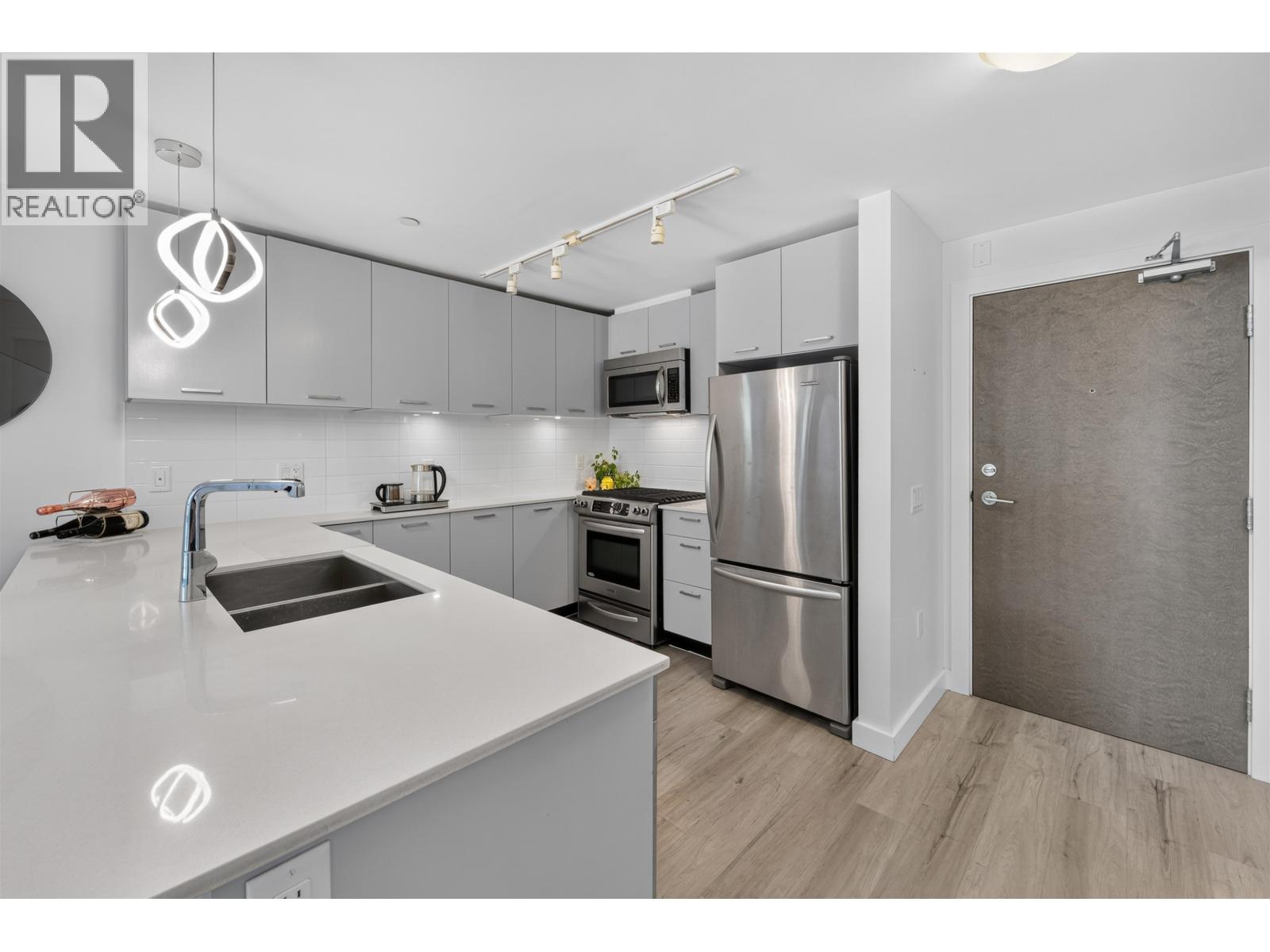305 1177 Marine Drive, North Vancouver, British Columbia V7P 1T1 - Photo 8 - R3144743