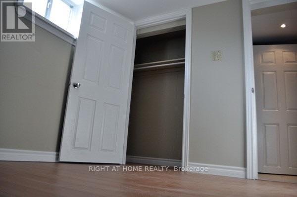 242 Demaine Crescent, Richmond Hill, Ontario  L4C 2W5 - Photo 3 - N13577598