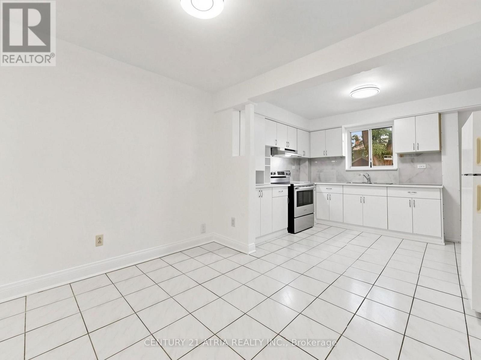 21 Mahoney Avenue, Toronto, Ontario  M6M 2H5 - Photo 16 - W13571940