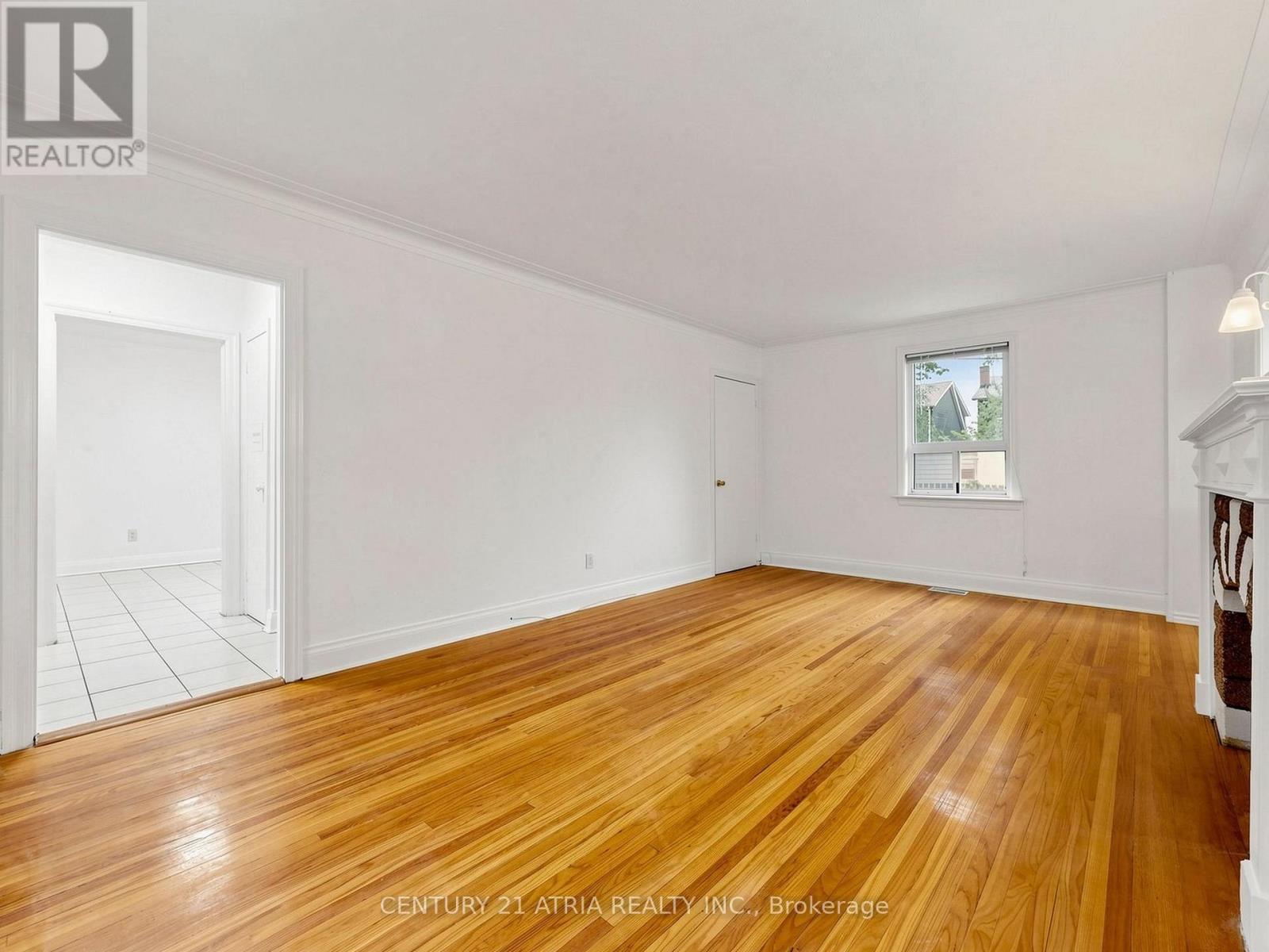 21 Mahoney Avenue, Toronto, Ontario  M6M 2H5 - Photo 6 - W13571940