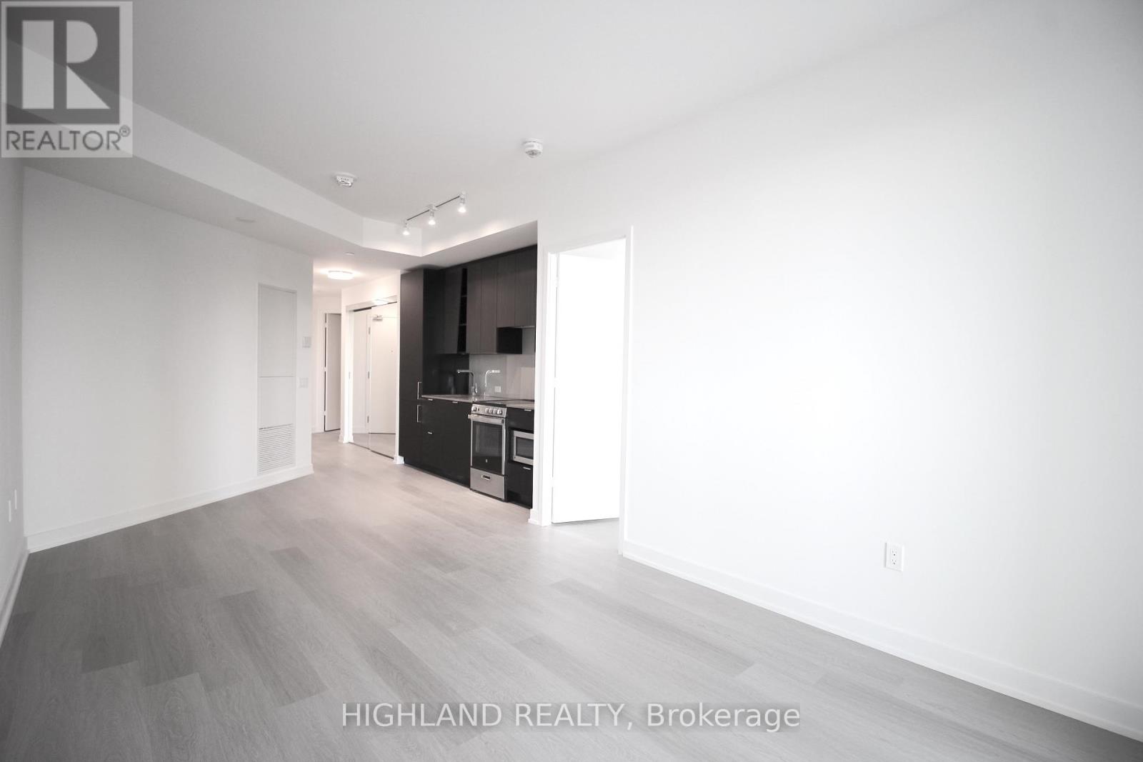 206 - 3883 QUARTZ ROAD